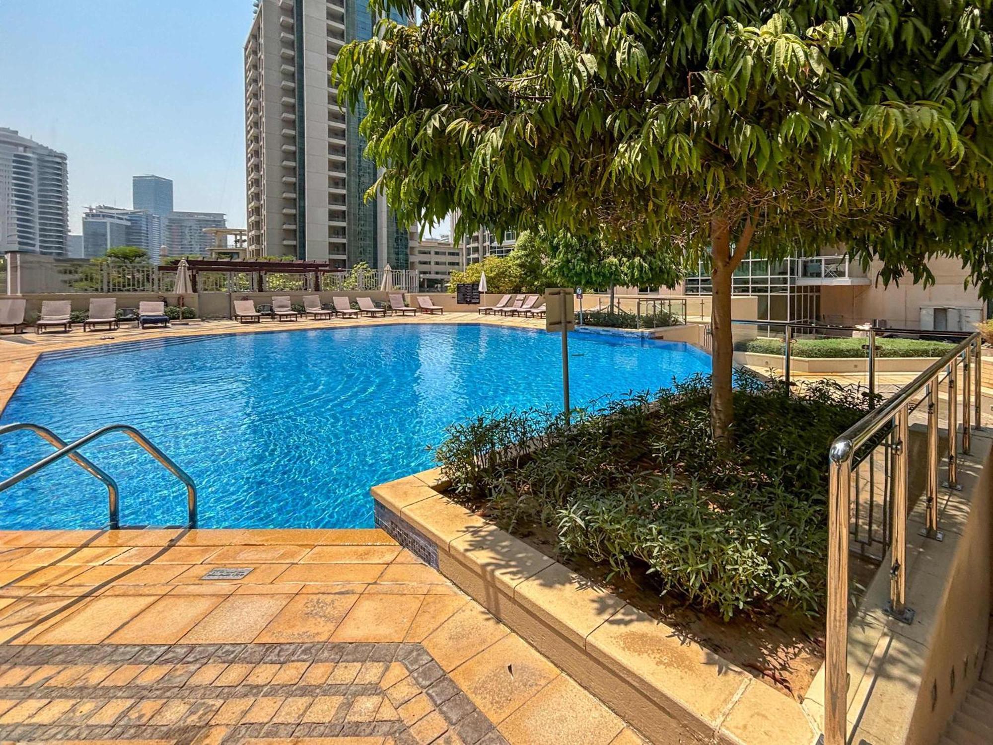Frank Porter - The Residences 5