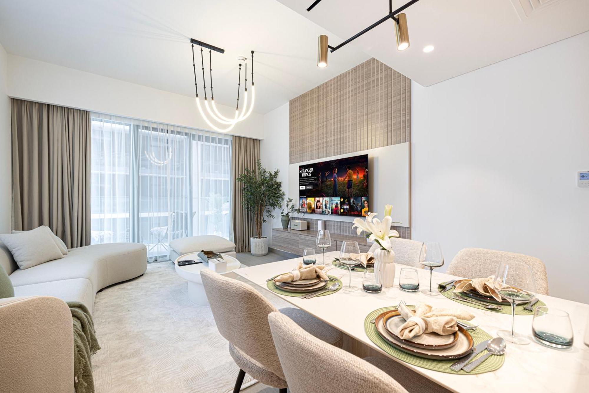 Apartment High-end 1br-panoramic Views, Pool With Burj Khalifa View, Padel & Rooftop Bbq Experience Dubai