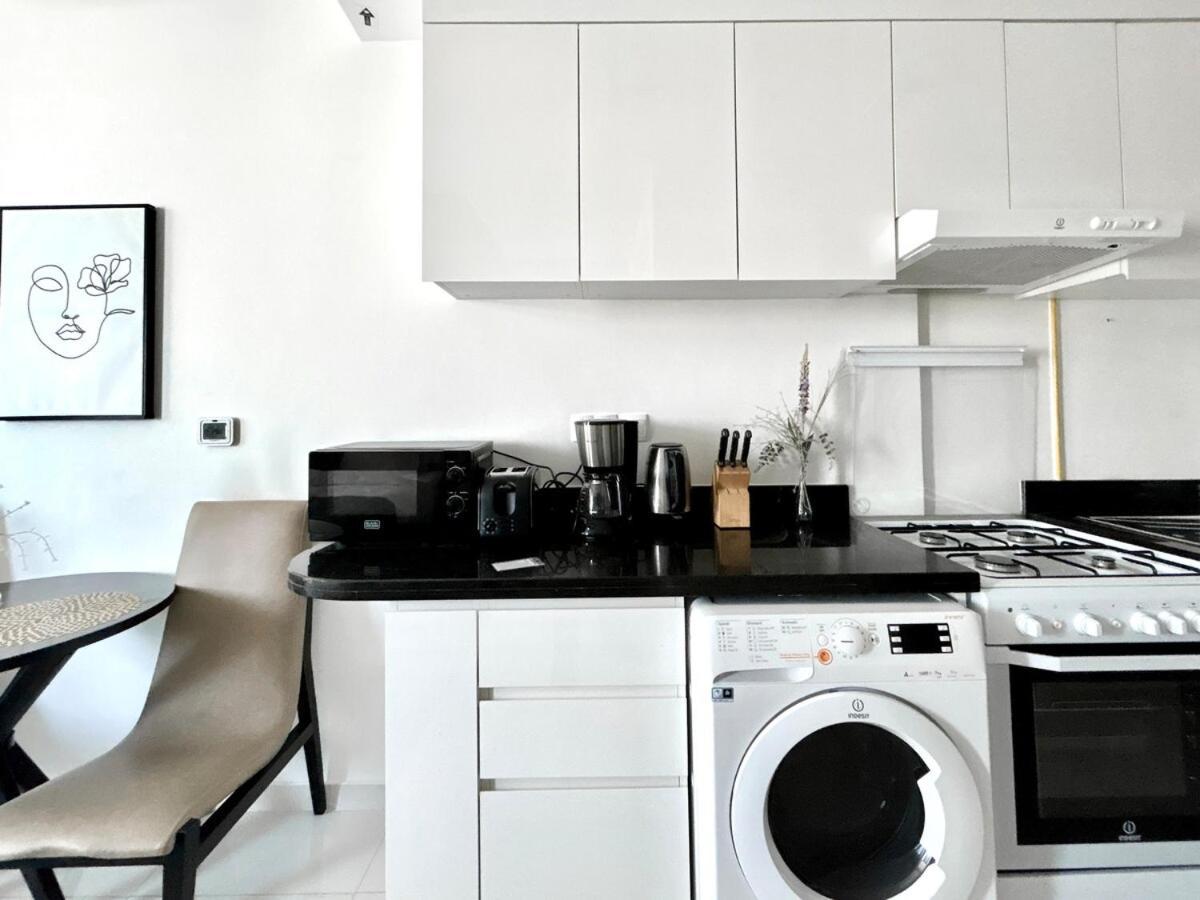 Apartment Homes2retreat - Chic & Cozy In Damac *