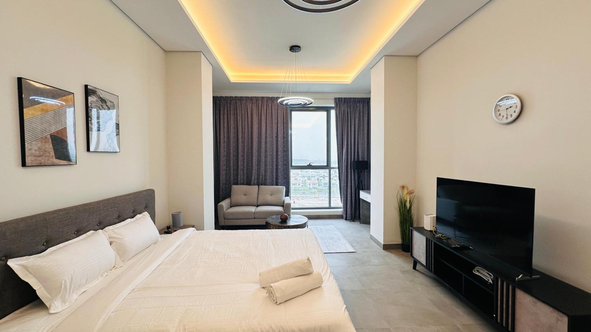 Upscale Palm View With Big Balcony Free Parking By Belvilla *