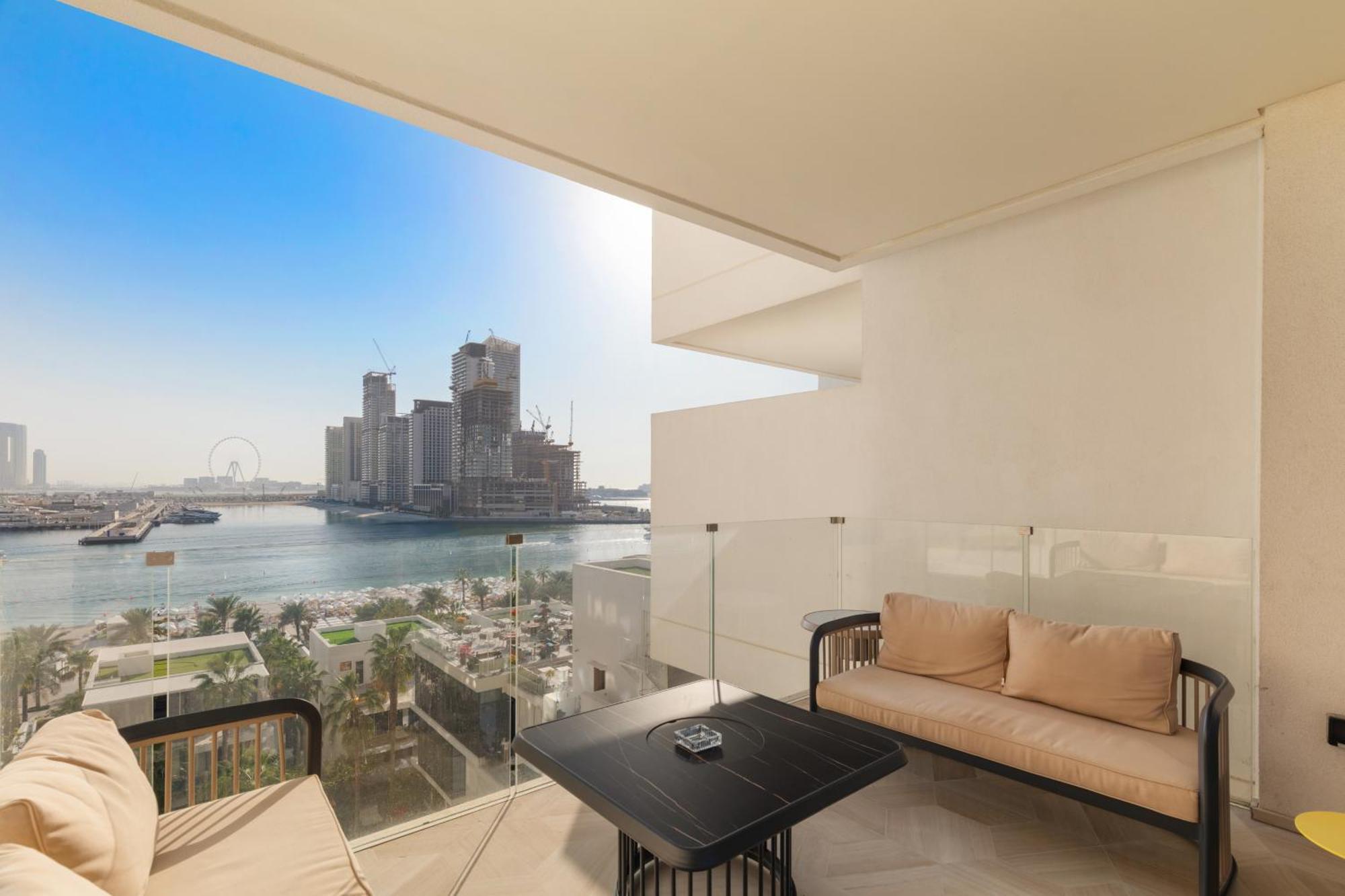 Superluxury In Five Palm, Pool & Access Dubai