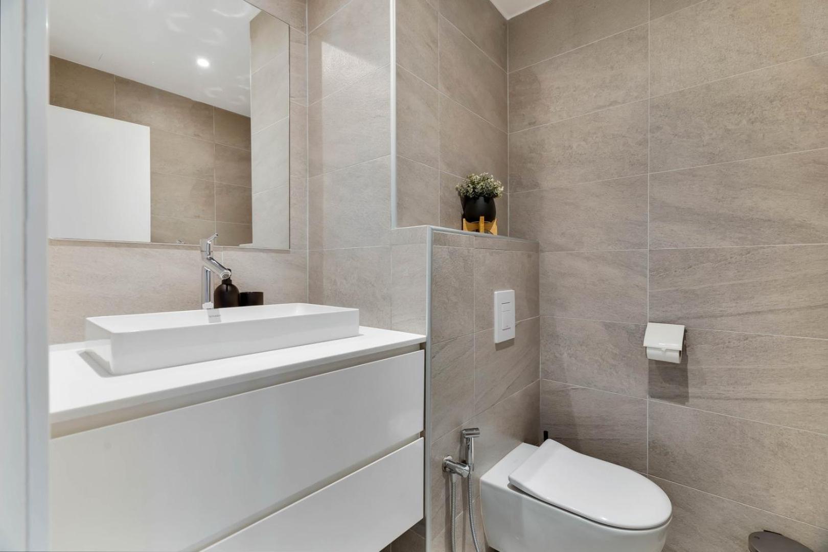 Guestready - Chic High-rise With Canal Views *