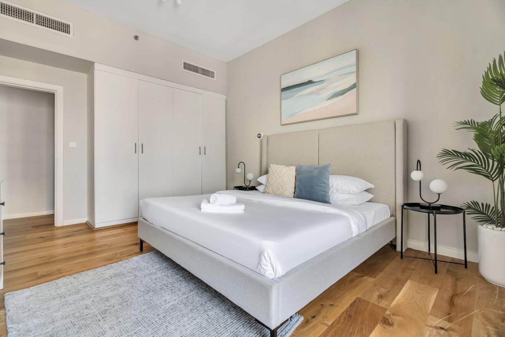 Guestready - Chic High-rise With Canal Views Dubai