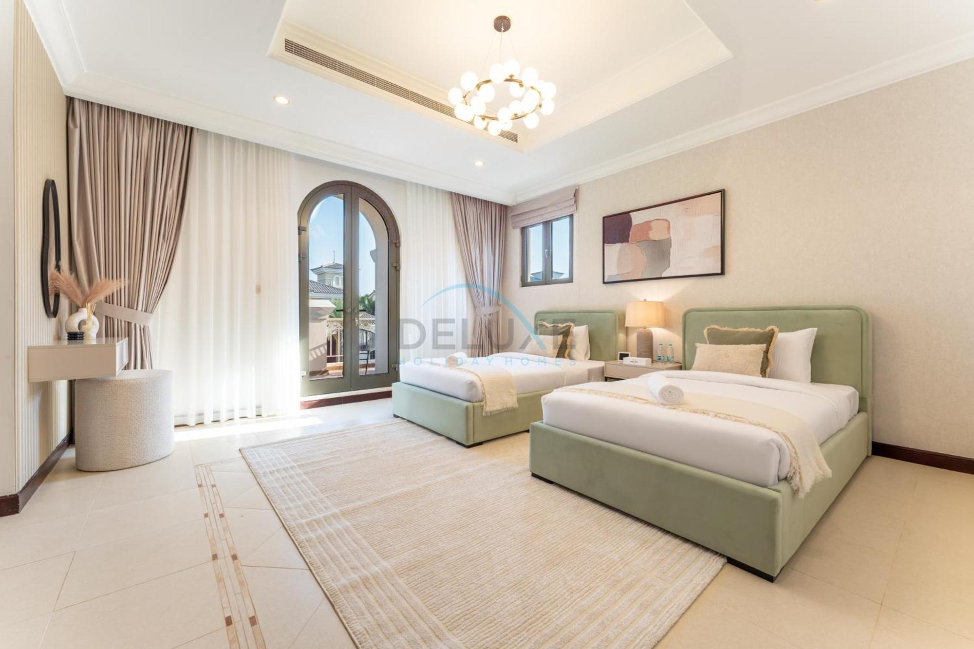 Beachfront 6br And Assistant's With Private Pool, Palm Villa, Palm Jumeirah By Deluxe Homes Villa *