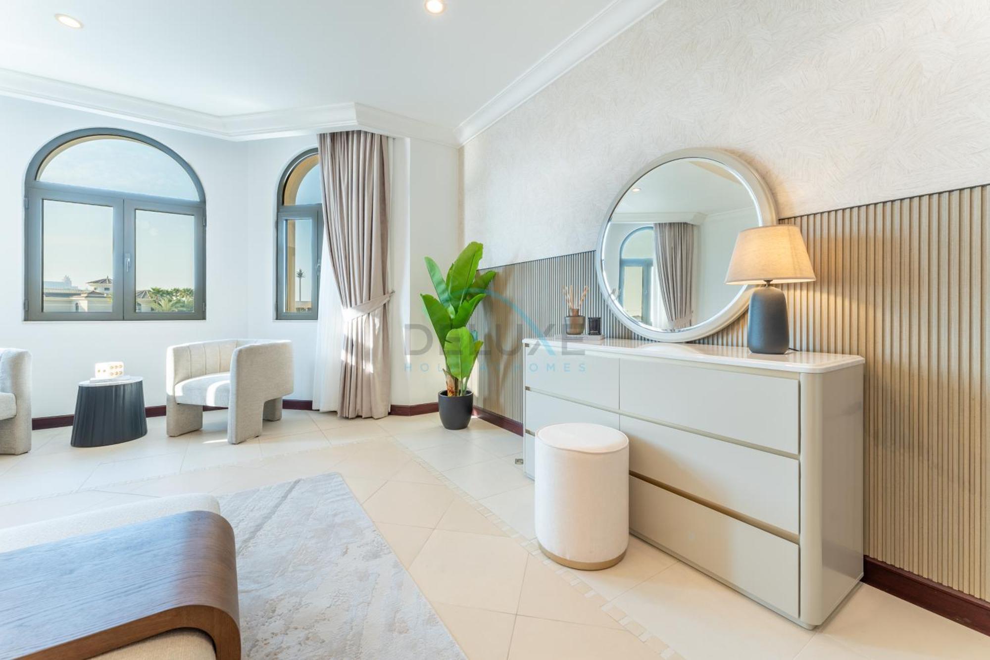 Villa Beachfront 6br And Assistant's With Private Pool, Palm Villa, Palm Jumeirah By Deluxe Homes *