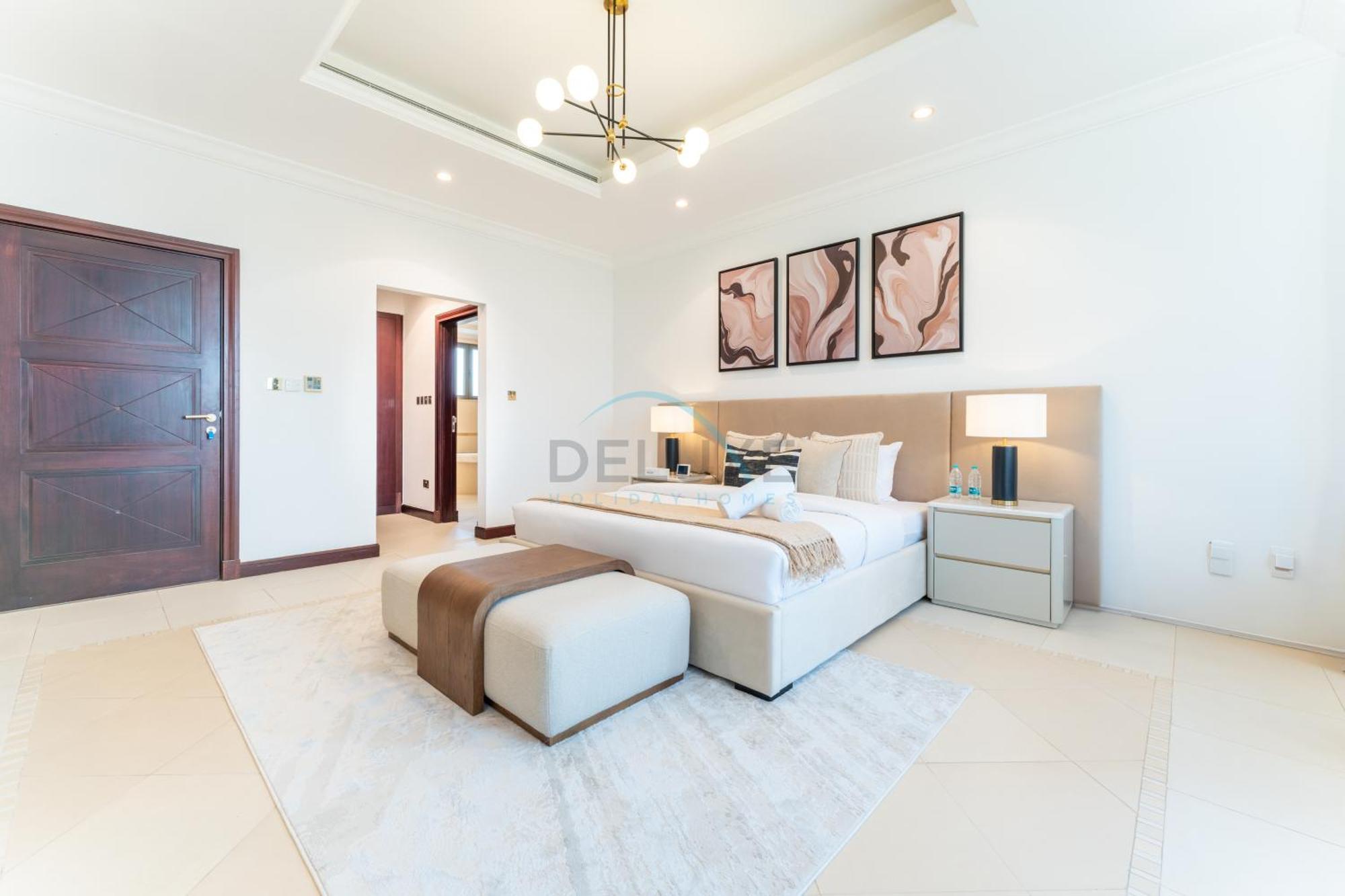 Beachfront 6br And Assistant's With Private Pool, Palm Villa, Palm Jumeirah By Deluxe Homes Villa Dubai