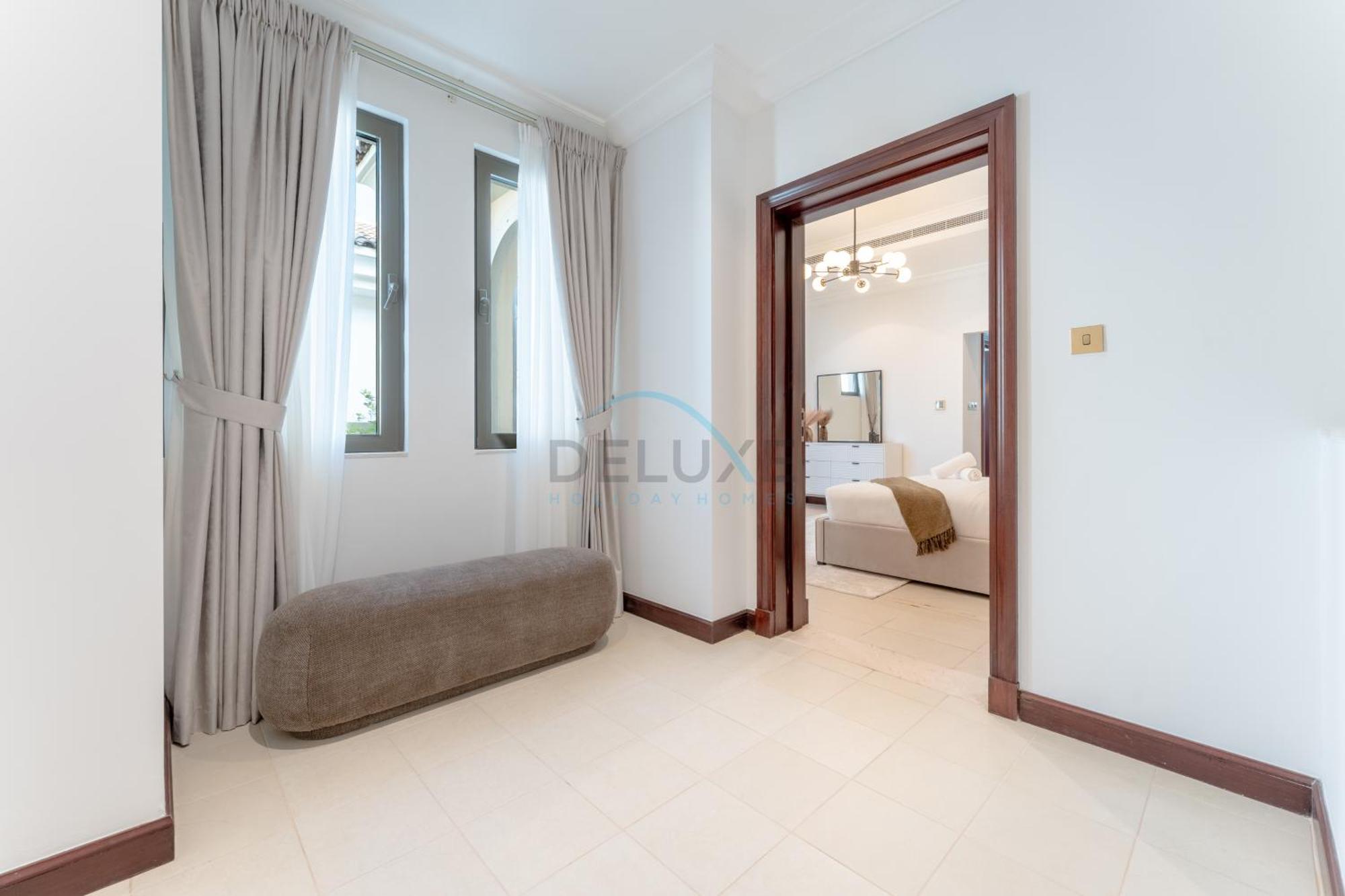 Beachfront 6br And Assistant's With Private Pool, Palm Villa, Palm Jumeirah By Deluxe Homes Dubai