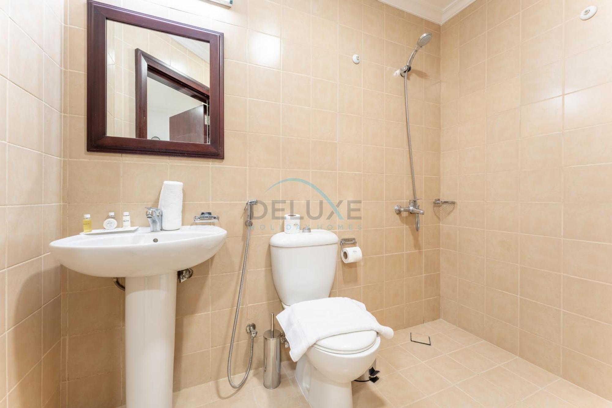 Beachfront 6br And Assistant's With Private Pool, Palm Villa, Palm Jumeirah By Deluxe Homes