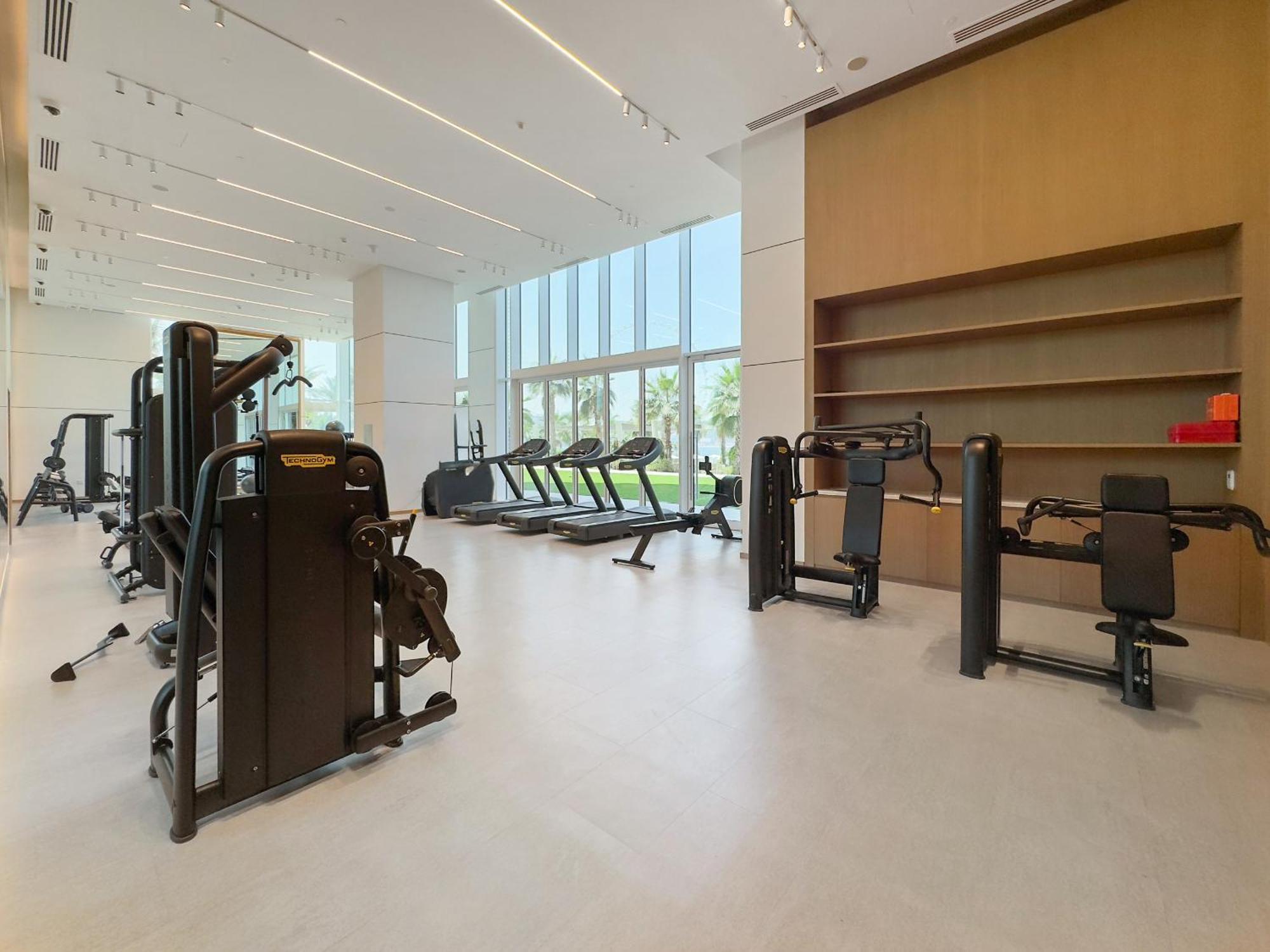 Vayk - Elegant One Bedroom With Access *