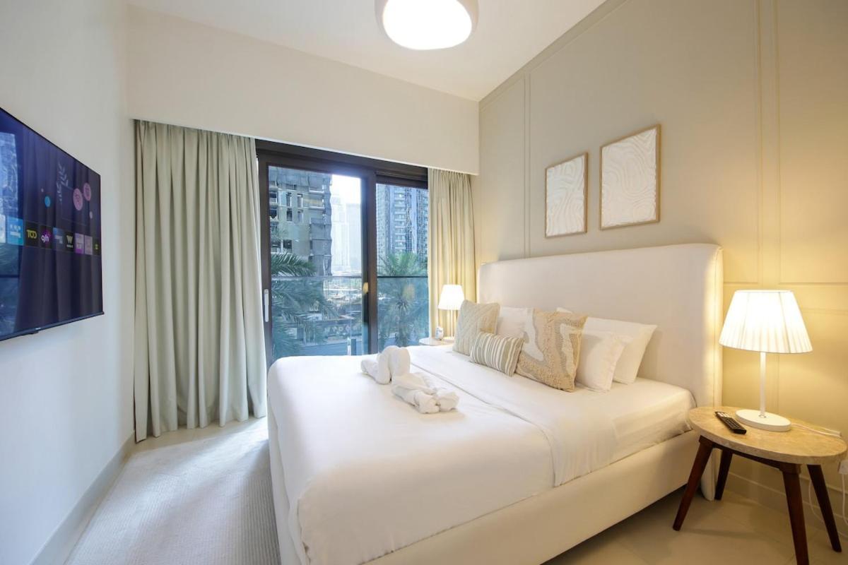 Modern 1br In Downtown Near Burj Khalifa & Metro *