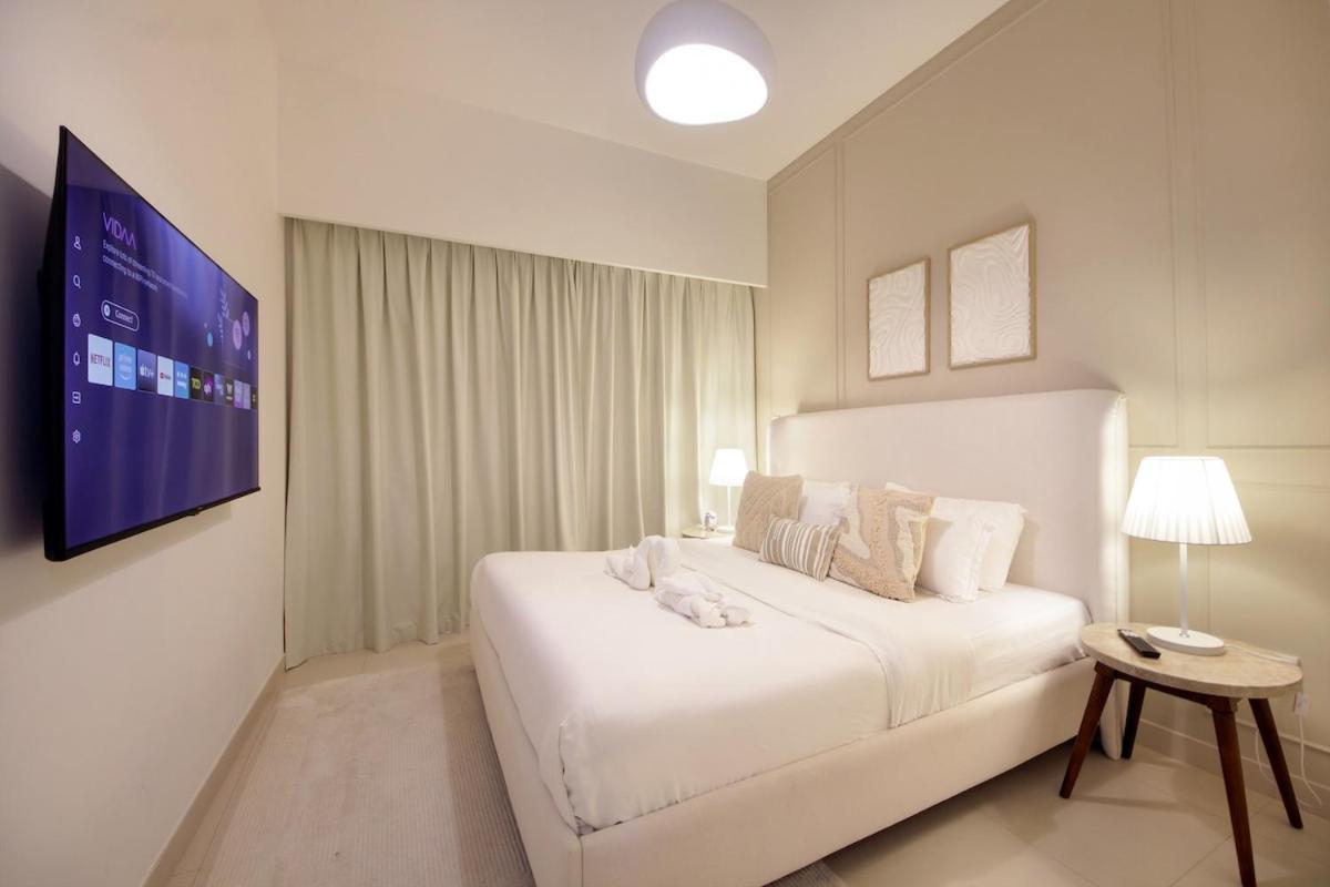 Apartment Modern 1br In Downtown Near Burj Khalifa & Metro Dubai