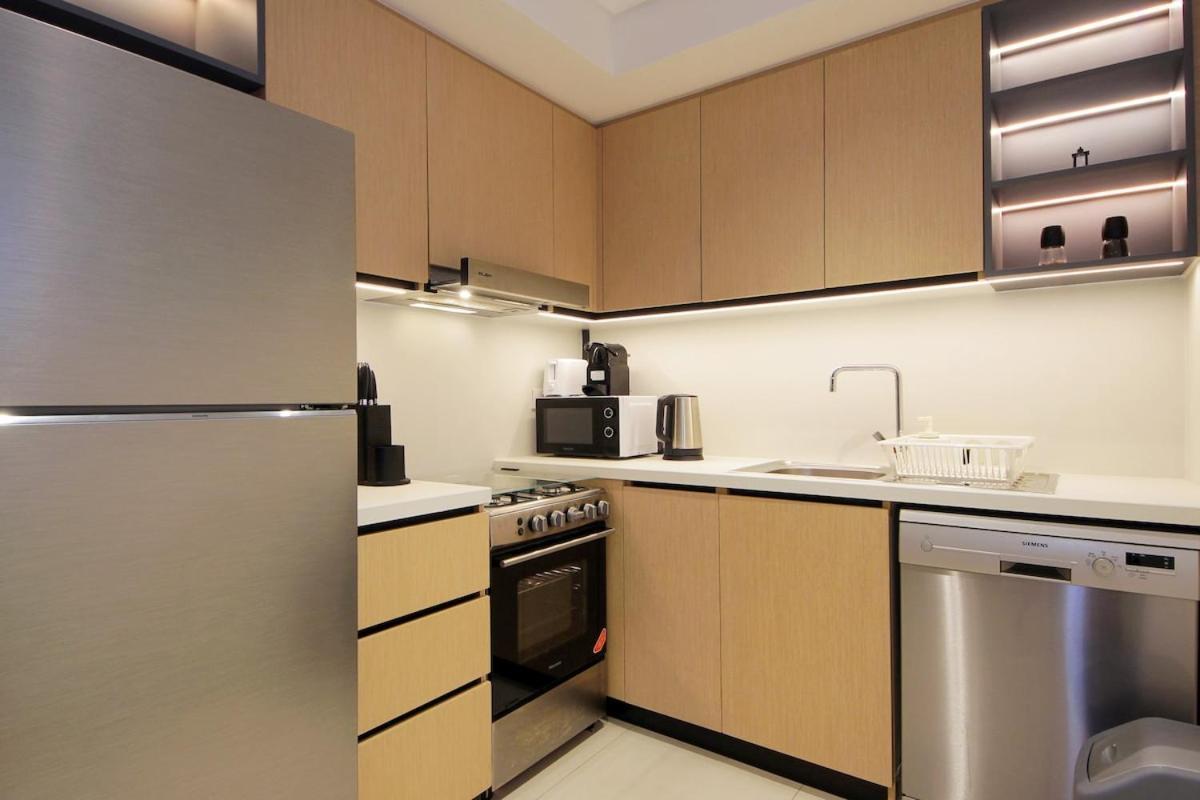 Modern 1br In Downtown Near Burj Khalifa & Metro Apartment Dubai