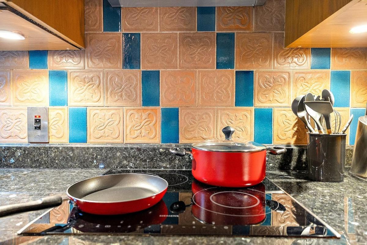 Apartment First Class 2br Charming Old Town Retreat *