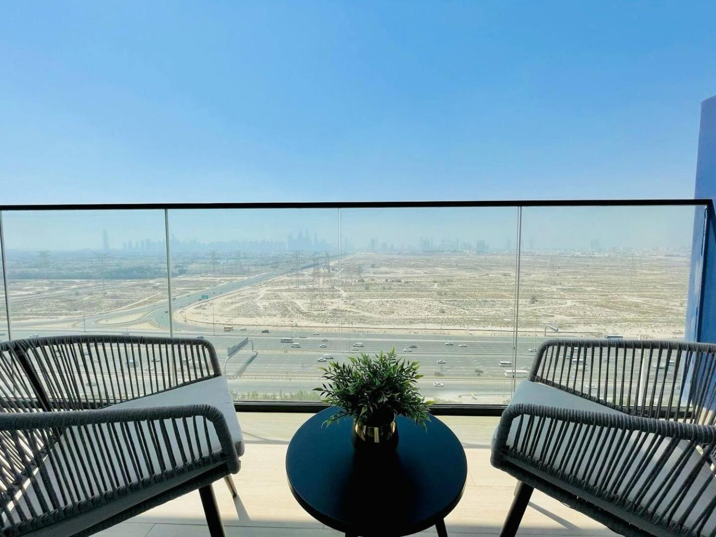 Contemporary Cocoon 1br Sanctuary In Jvc!