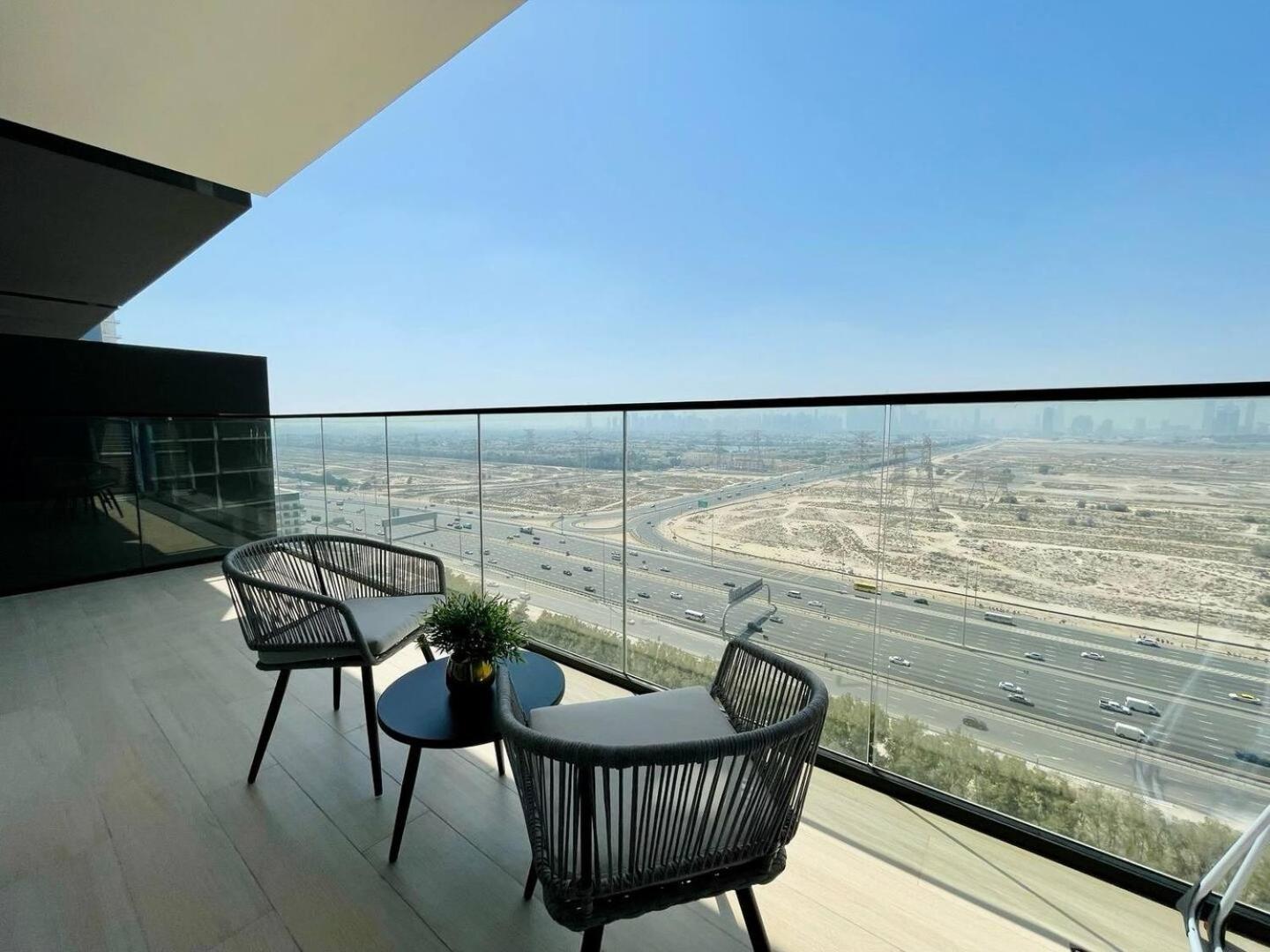 Contemporary Cocoon 1br Sanctuary In Jvc!