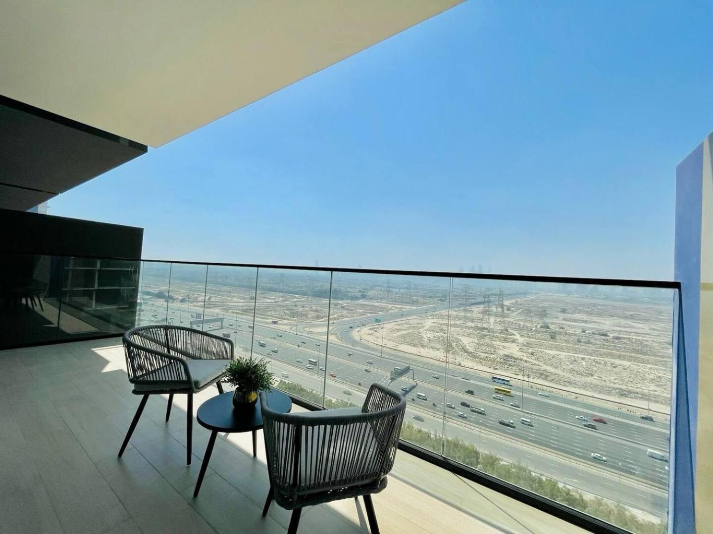 Contemporary Cocoon 1br Sanctuary In Jvc! *