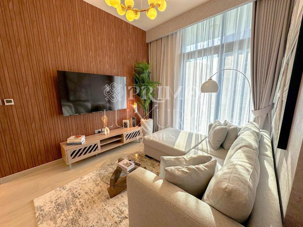 Spacious 2-Bedroom Apartment In Azizi Riviera-Dubai
