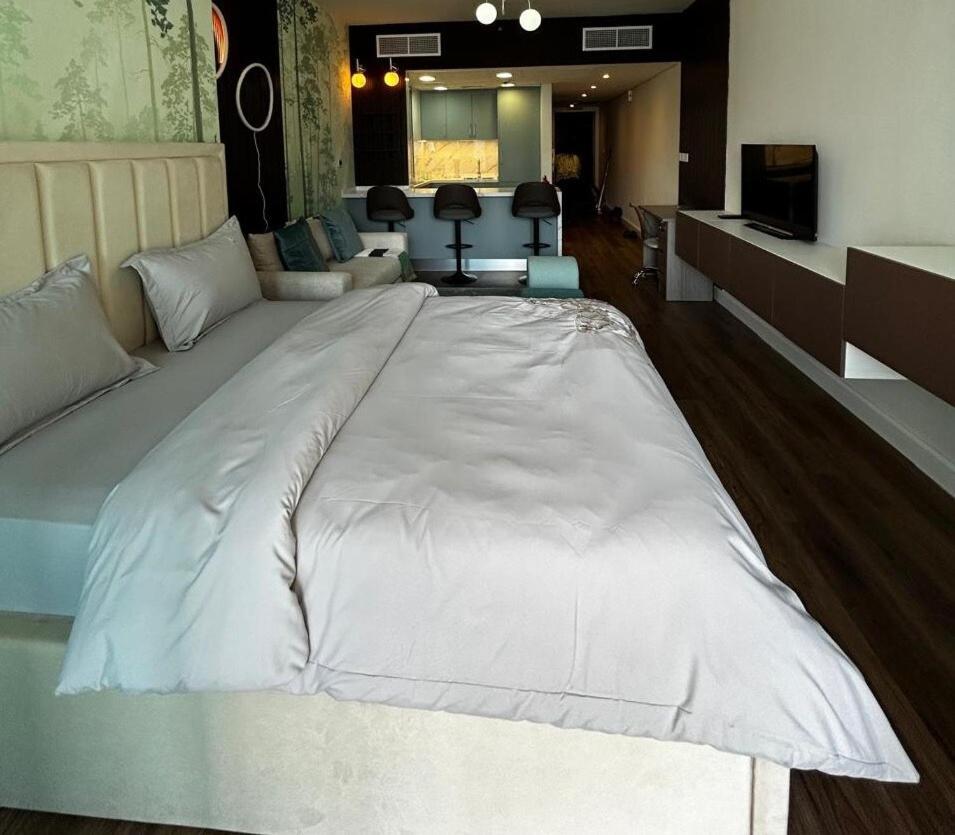 Movenpick - Laguna Tower -the Firefly * Dubai