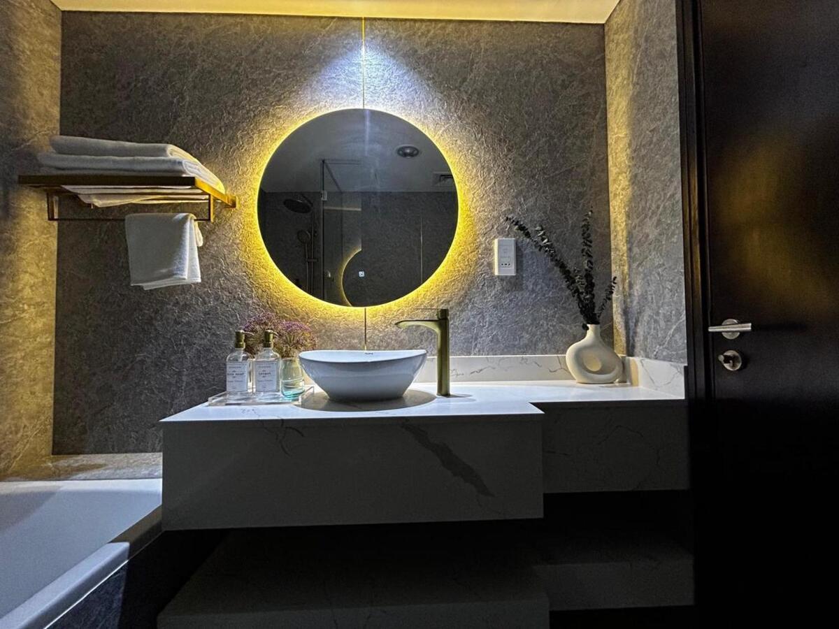 Movenpick - Laguna Tower -the Firefly *