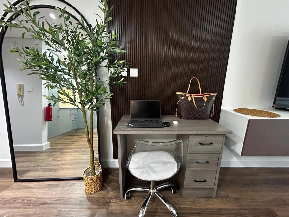 Movenpick - Laguna Tower -the Firefly Apartment *