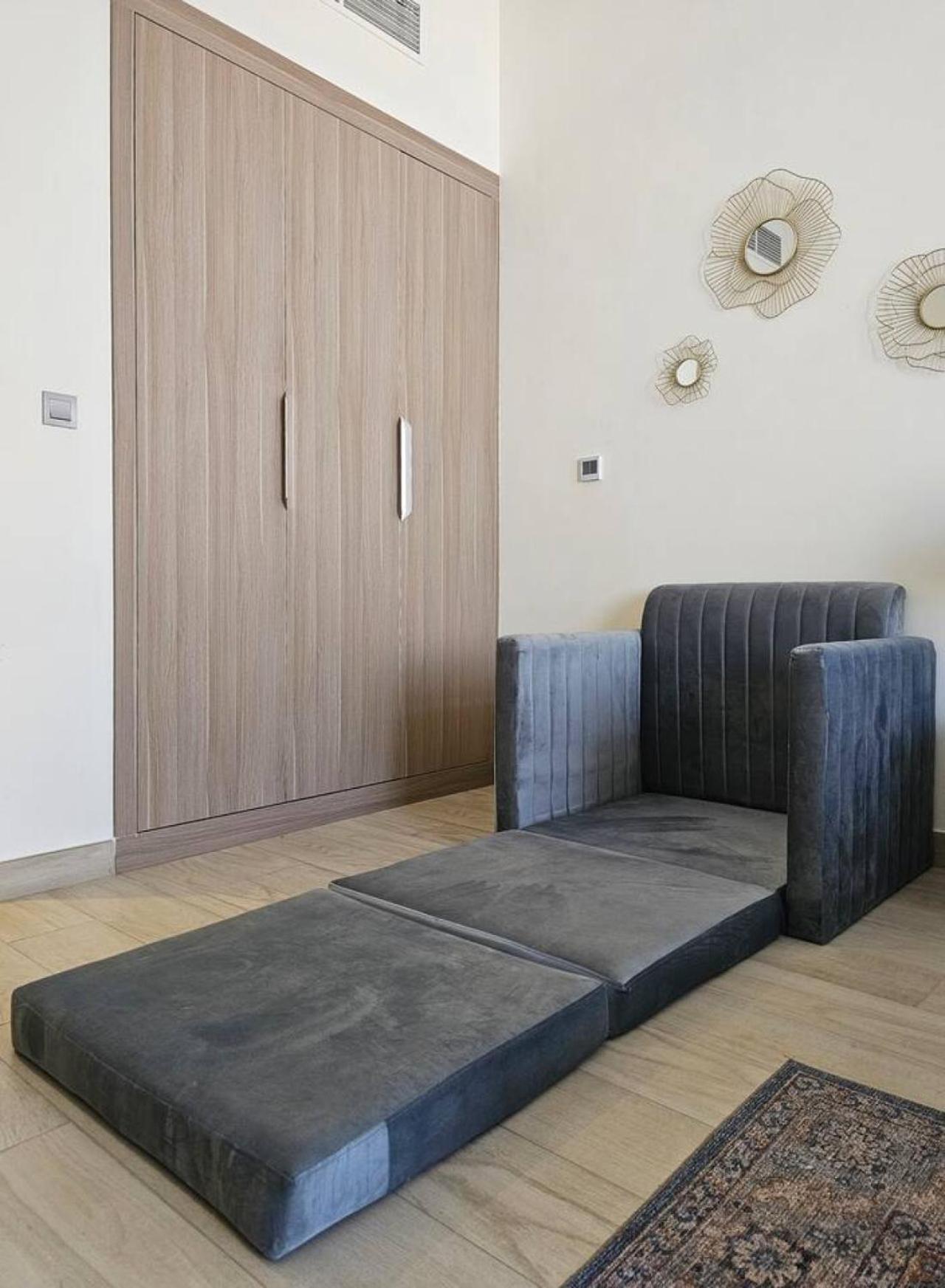 Egate - - 6th Floor With Pool View - - 17-626 *