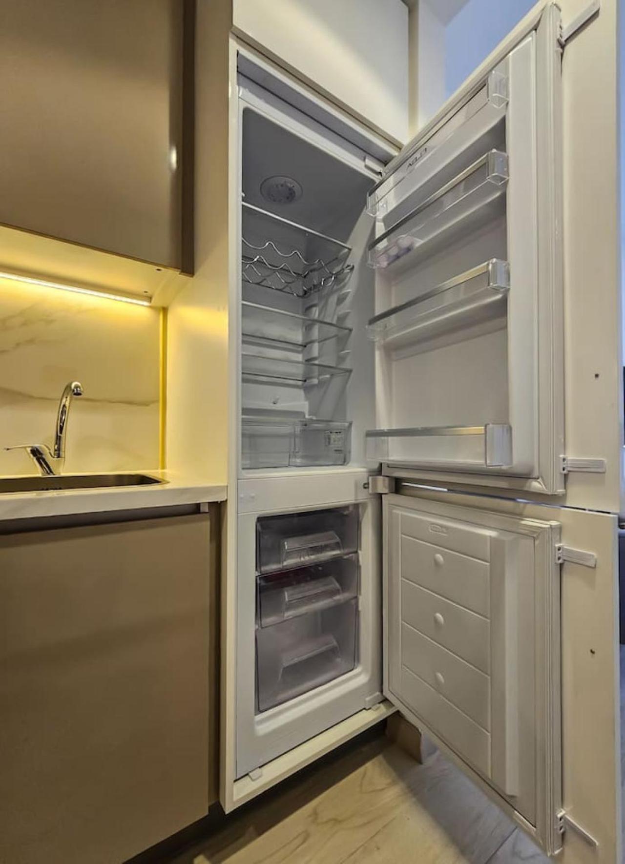 Egate - - 6th Floor With Pool View - - 17-626 *
