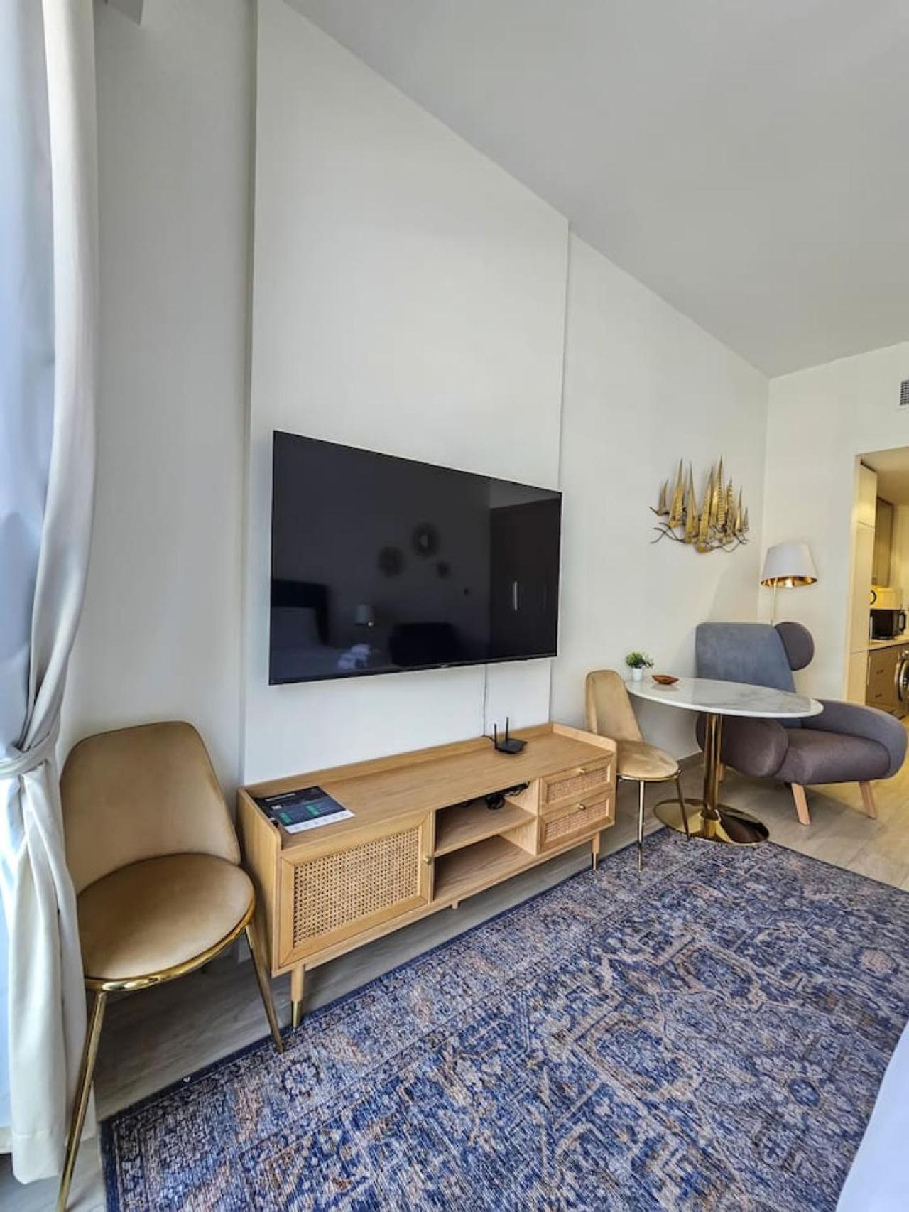 Egate - - 6th Floor With Pool View - - 17-626 Apartment *