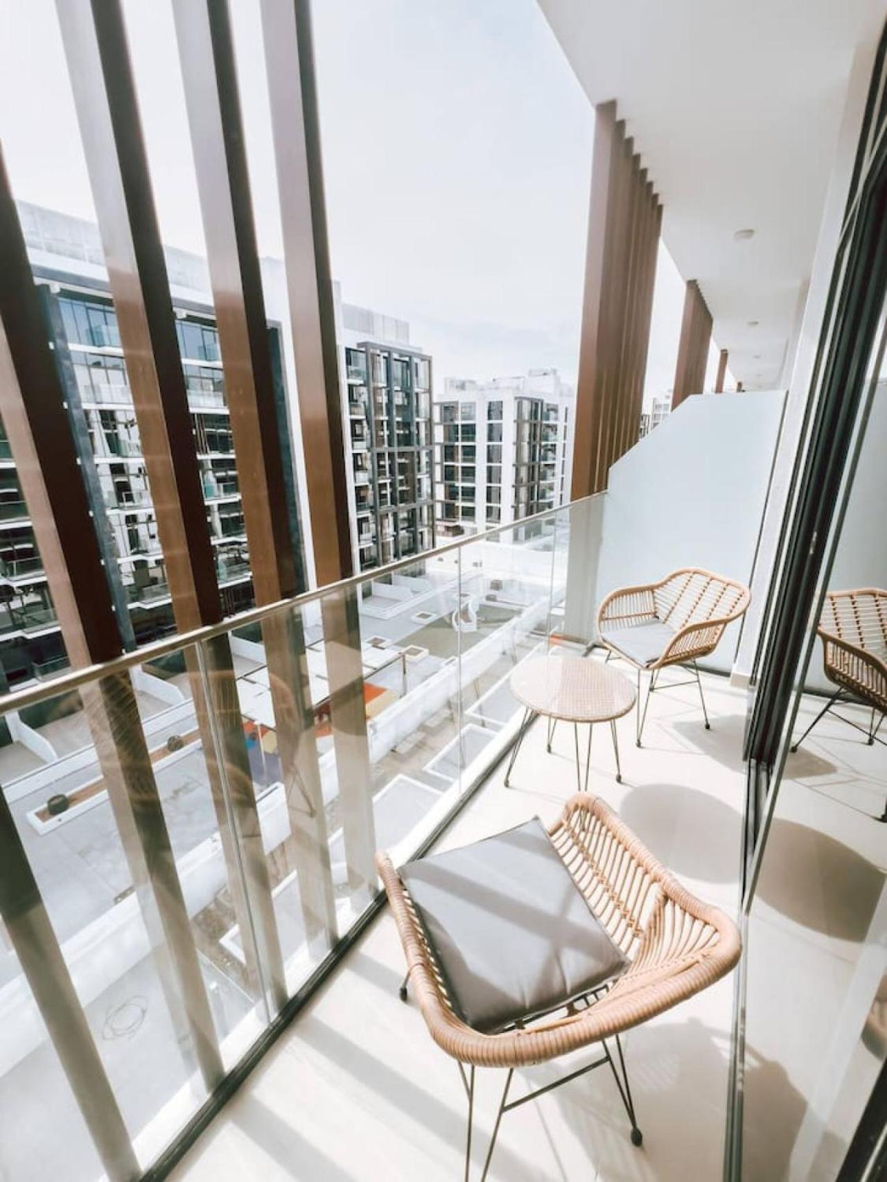 Egate - - 6th Floor With Pool View - - 17-626 Dubai