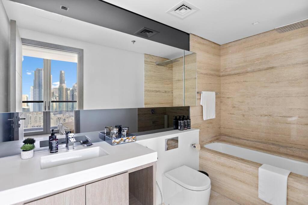 Full Burj Khalifa View, Business Bay, Dubai, 2 Bhk Apartment *