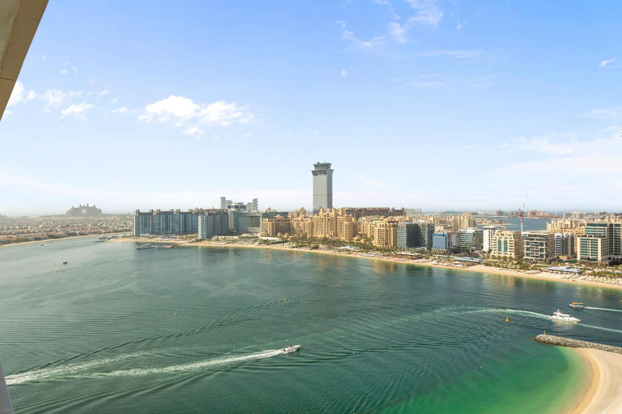 Coastal Elegance 1-bedroom In Grand Bleu Dubai