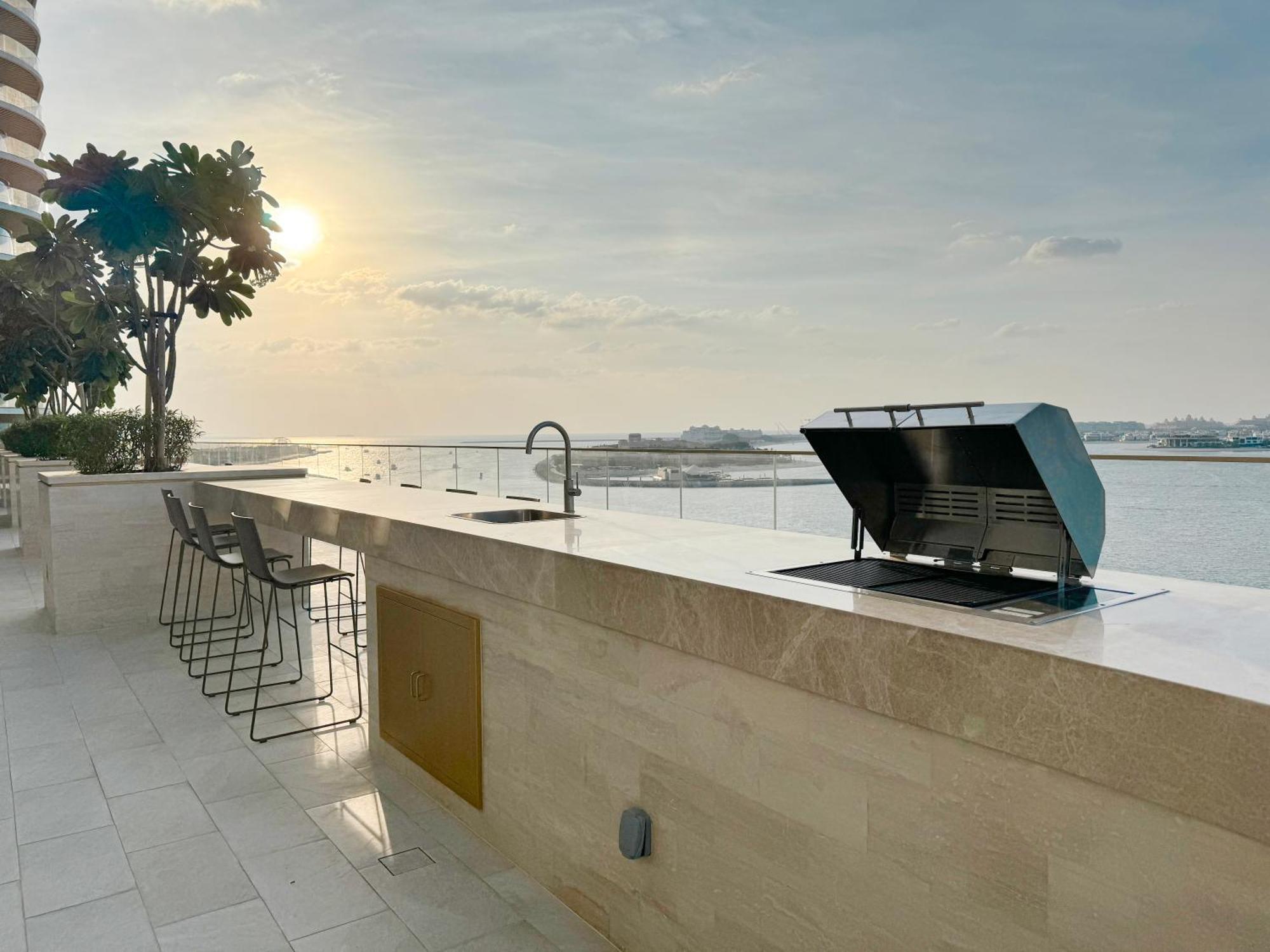 Apartment Coastal Elegance 1-bedroom In Grand Bleu Dubai