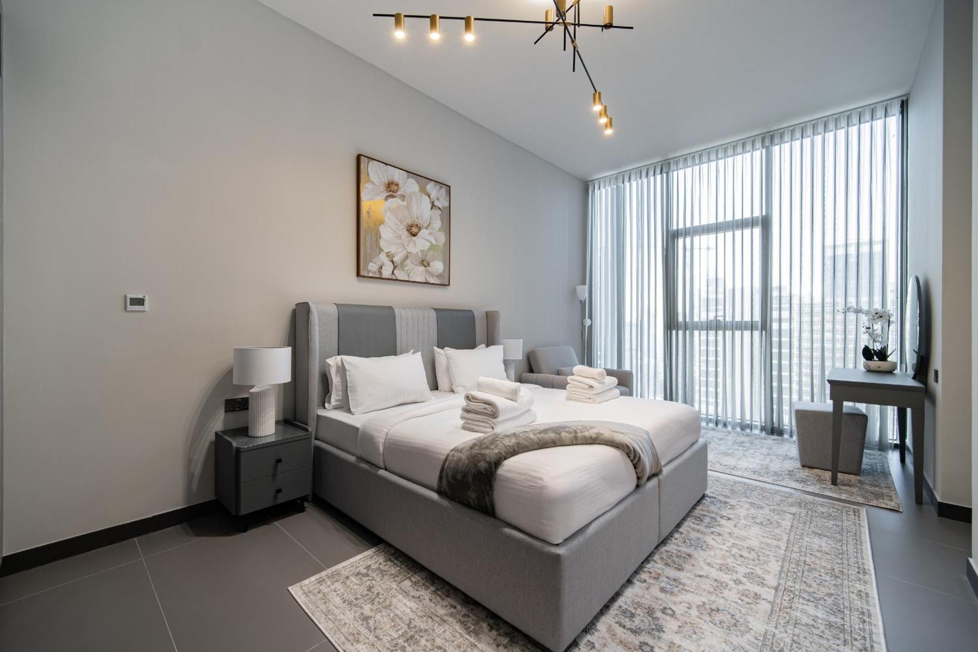 Views On 29fl - Jlt 1br Near Metro & Free Baby Gear *