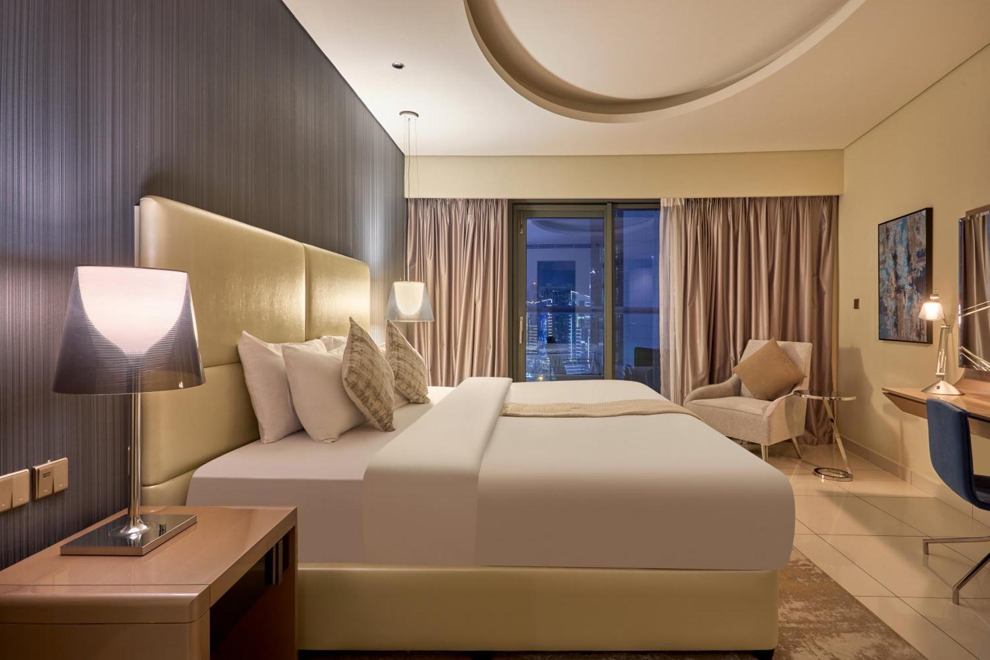Spacious 2 Bedroom In Damac Towers By Paramount With Pool Gym Free Parking Sleeps 4 By Stayfinity