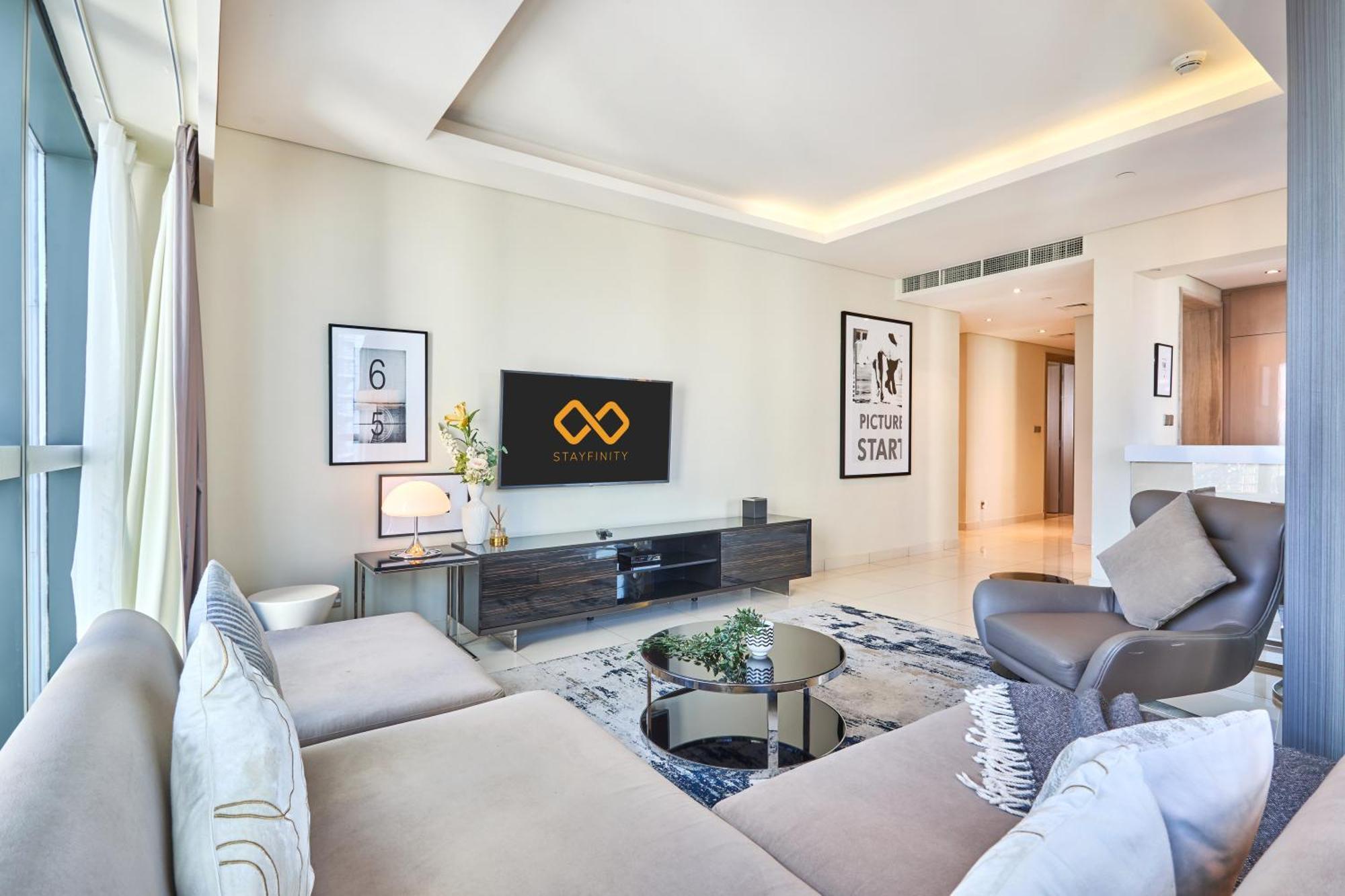 Spacious 2 Bedroom In Damac Towers By Paramount With Pool Gym Free Parking Sleeps 4 By Stayfinity Apartment Dubai
