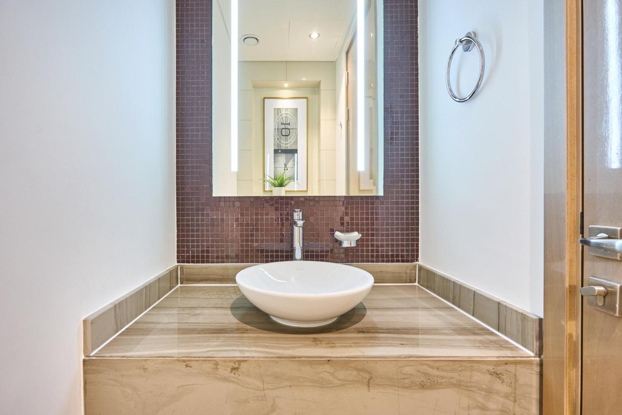 Spacious 2 Bedroom In Damac Towers By Paramount With Pool Gym Free Parking Sleeps 4 By Stayfinity Apartment *