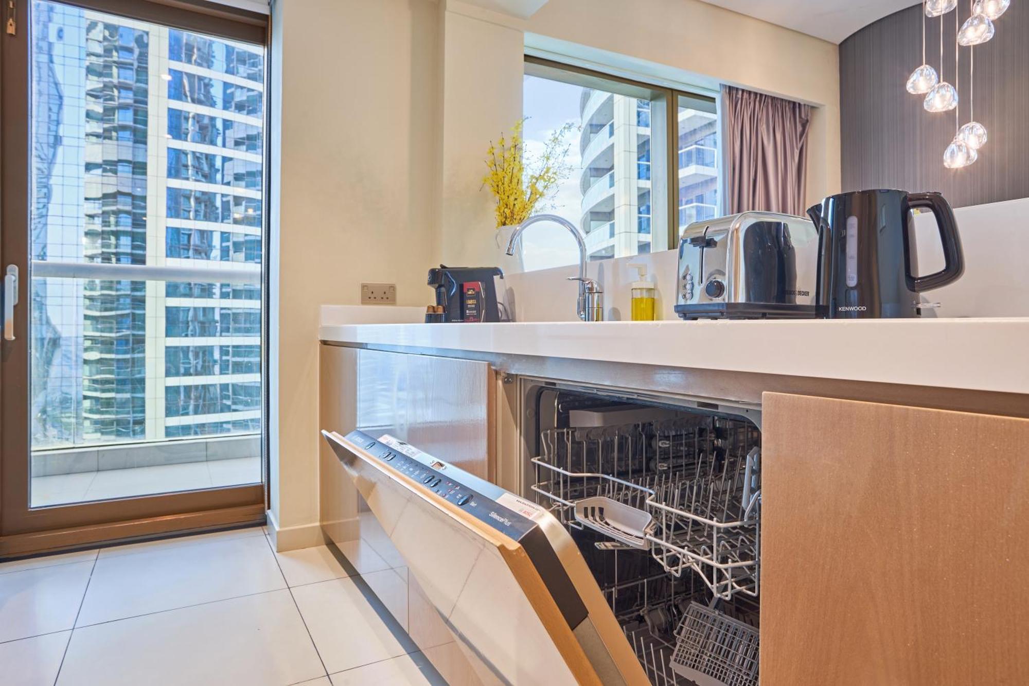 Spacious 2 Bedroom In Damac Towers By Paramount With Pool Gym Free Parking Sleeps 4 By Stayfinity Dubai