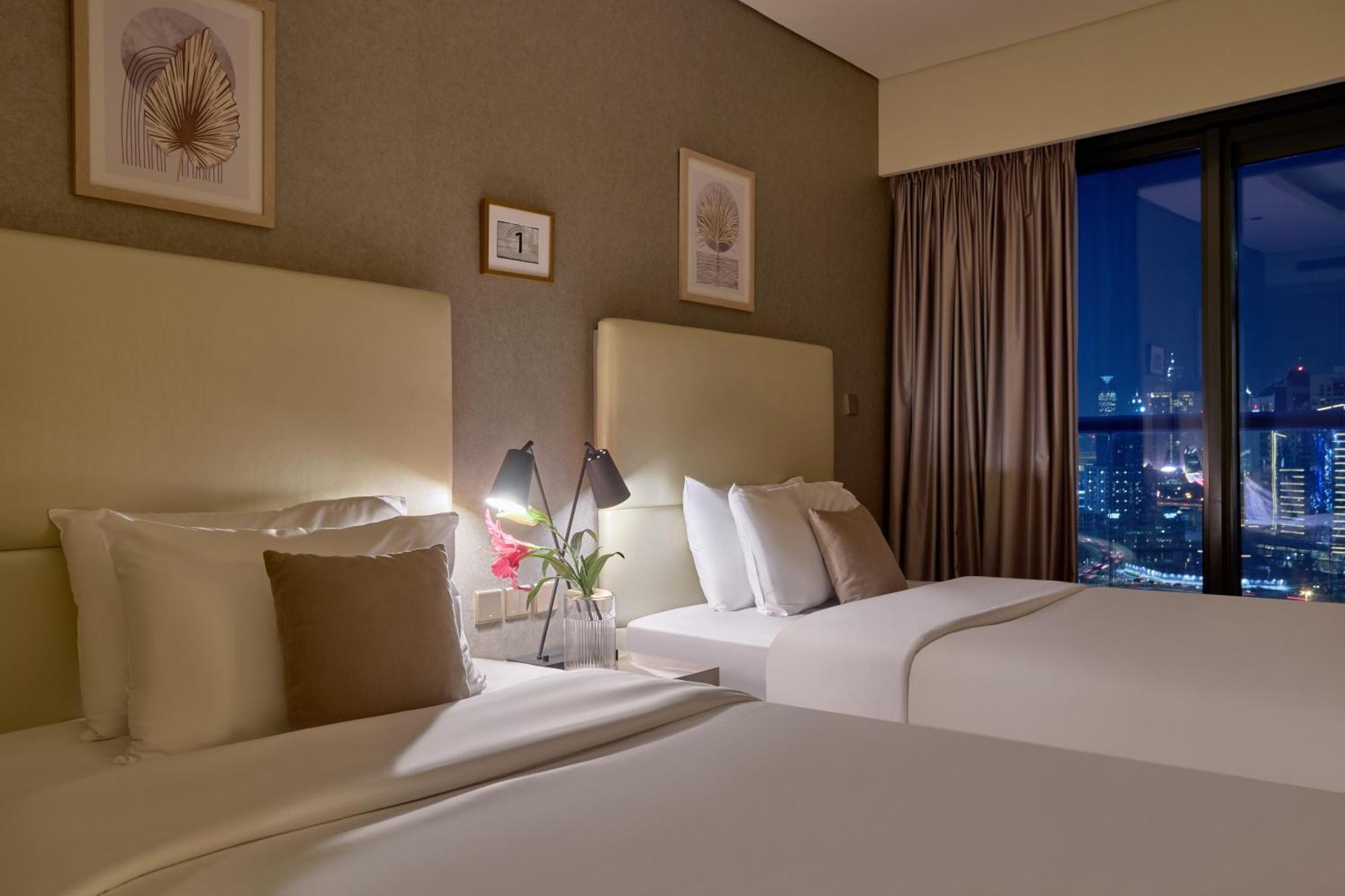 Spacious 2 Bedroom In Damac Towers By Paramount With Pool Gym Free Parking Sleeps 4 By Stayfinity Apartment *