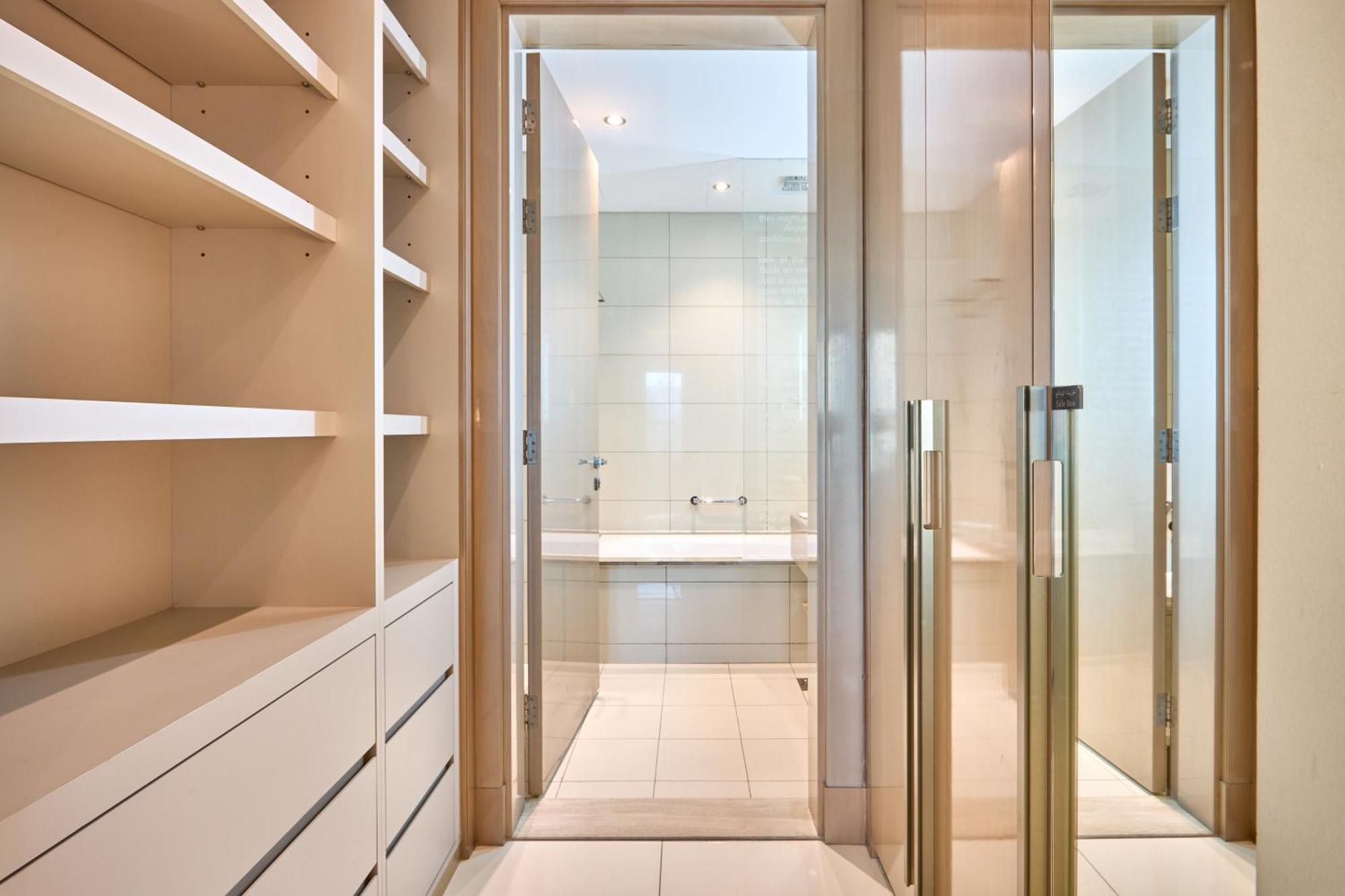Apartment Spacious 2 Bedroom In Damac Towers By Paramount With Pool Gym Free Parking Sleeps 4 By Stayfinity