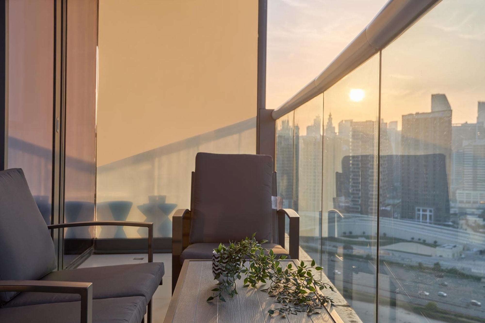 Spacious 2 Bedroom In Damac Towers By Paramount With Pool Gym Free Parking Sleeps 4 By Stayfinity Dubai
