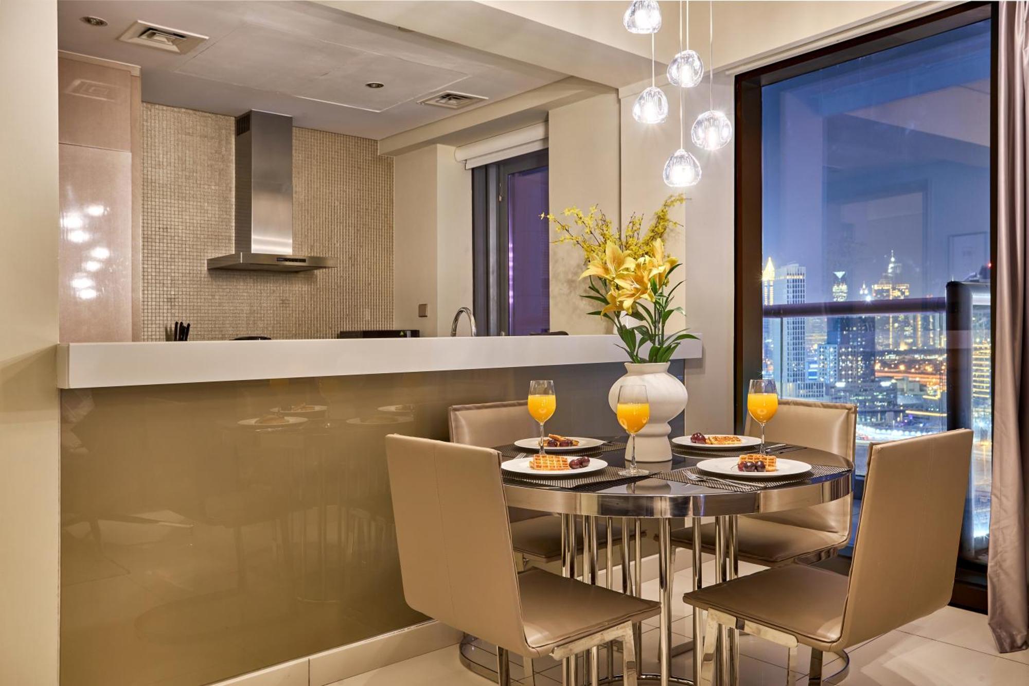 Spacious 2 Bedroom In Damac Towers By Paramount With Pool Gym Free Parking Sleeps 4 By Stayfinity Dubai