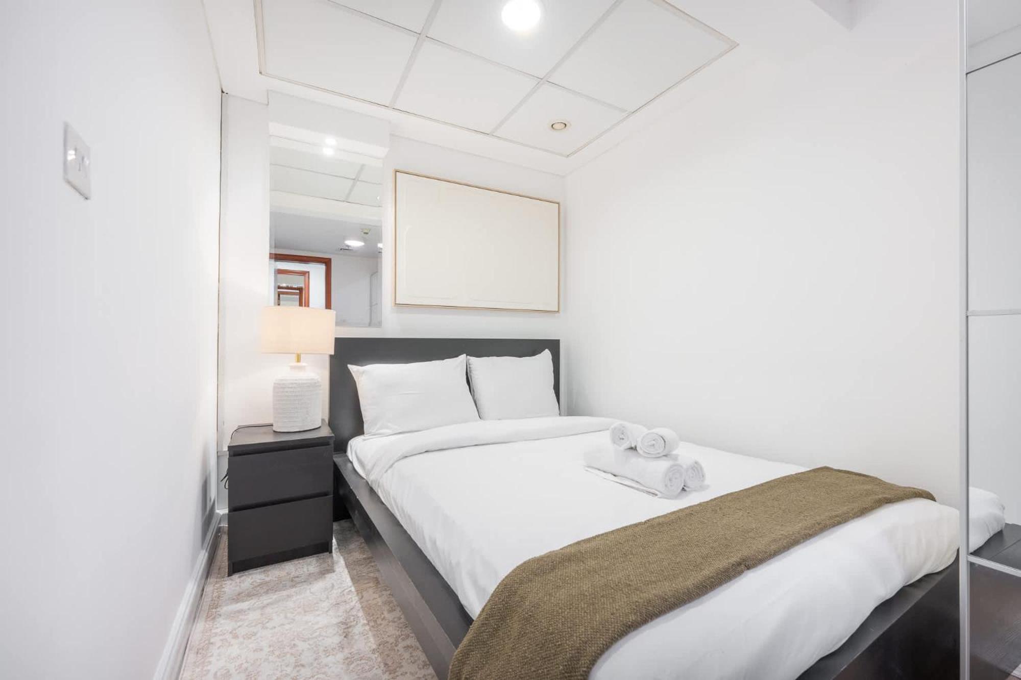 Well-furnished 3 Bedroom In Park Towers Difc *