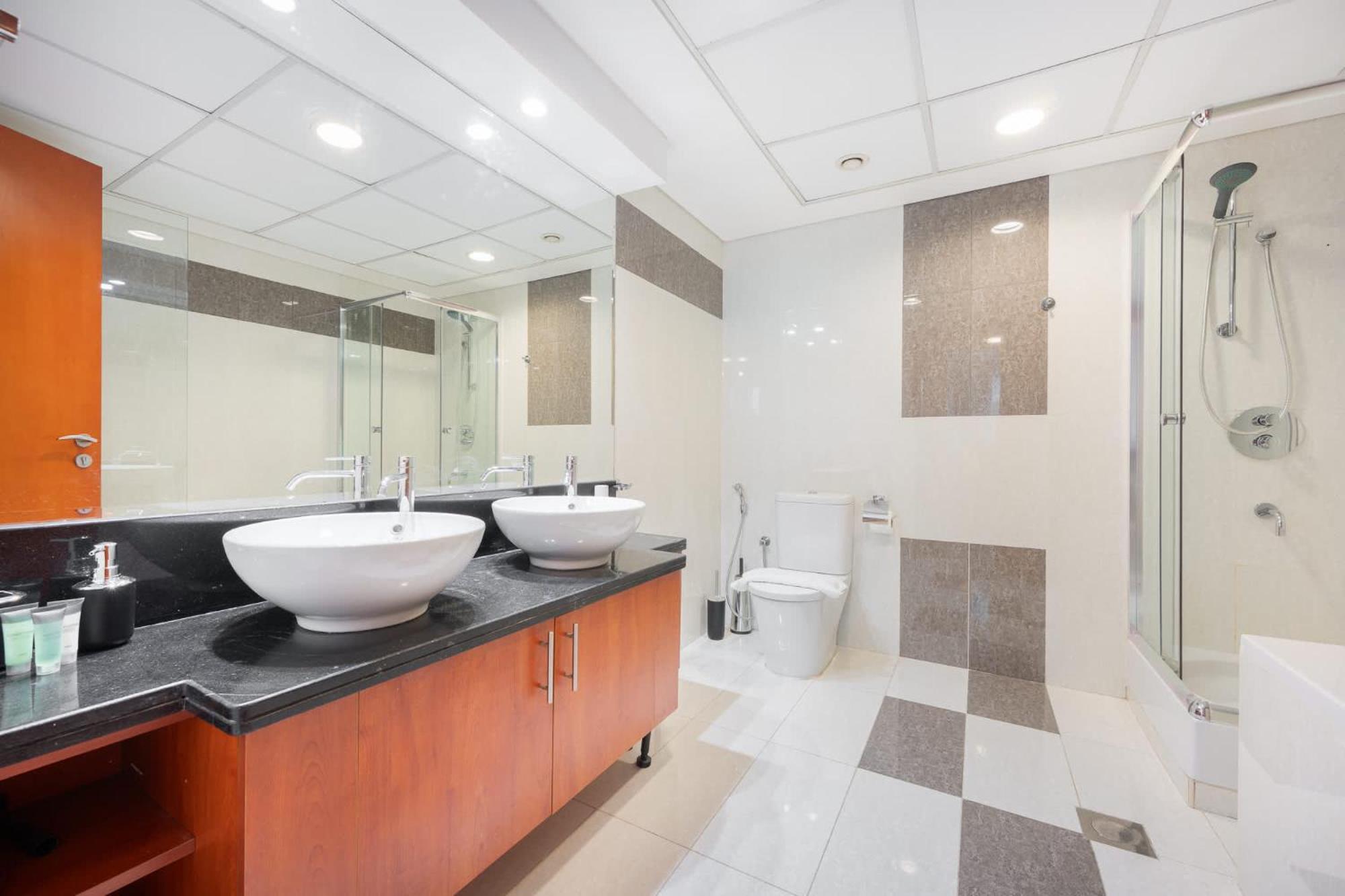 Well-furnished 3 Bedroom In Park Towers Difc * Dubai