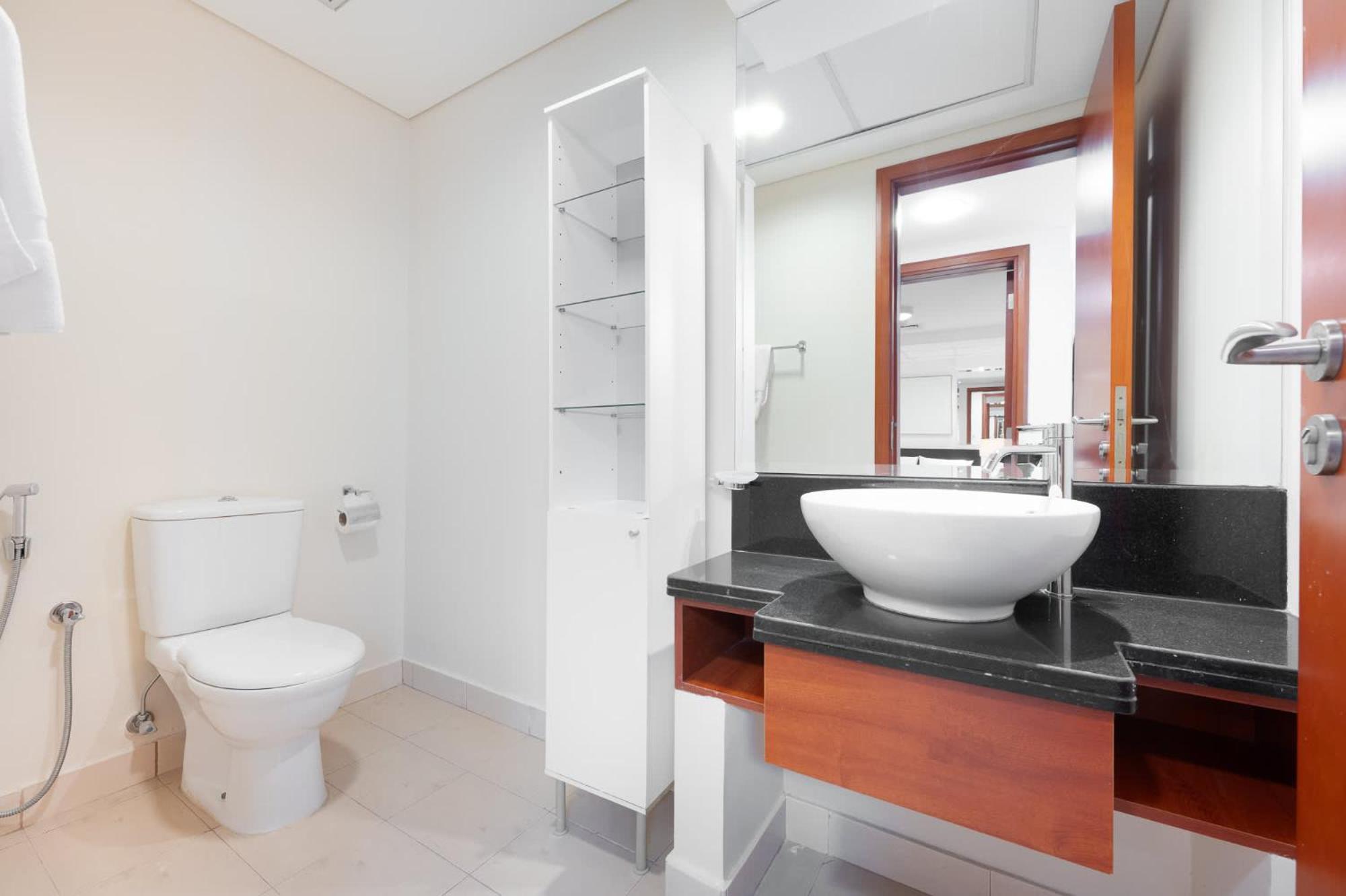 Well-furnished 3 Bedroom In Park Towers Difc *