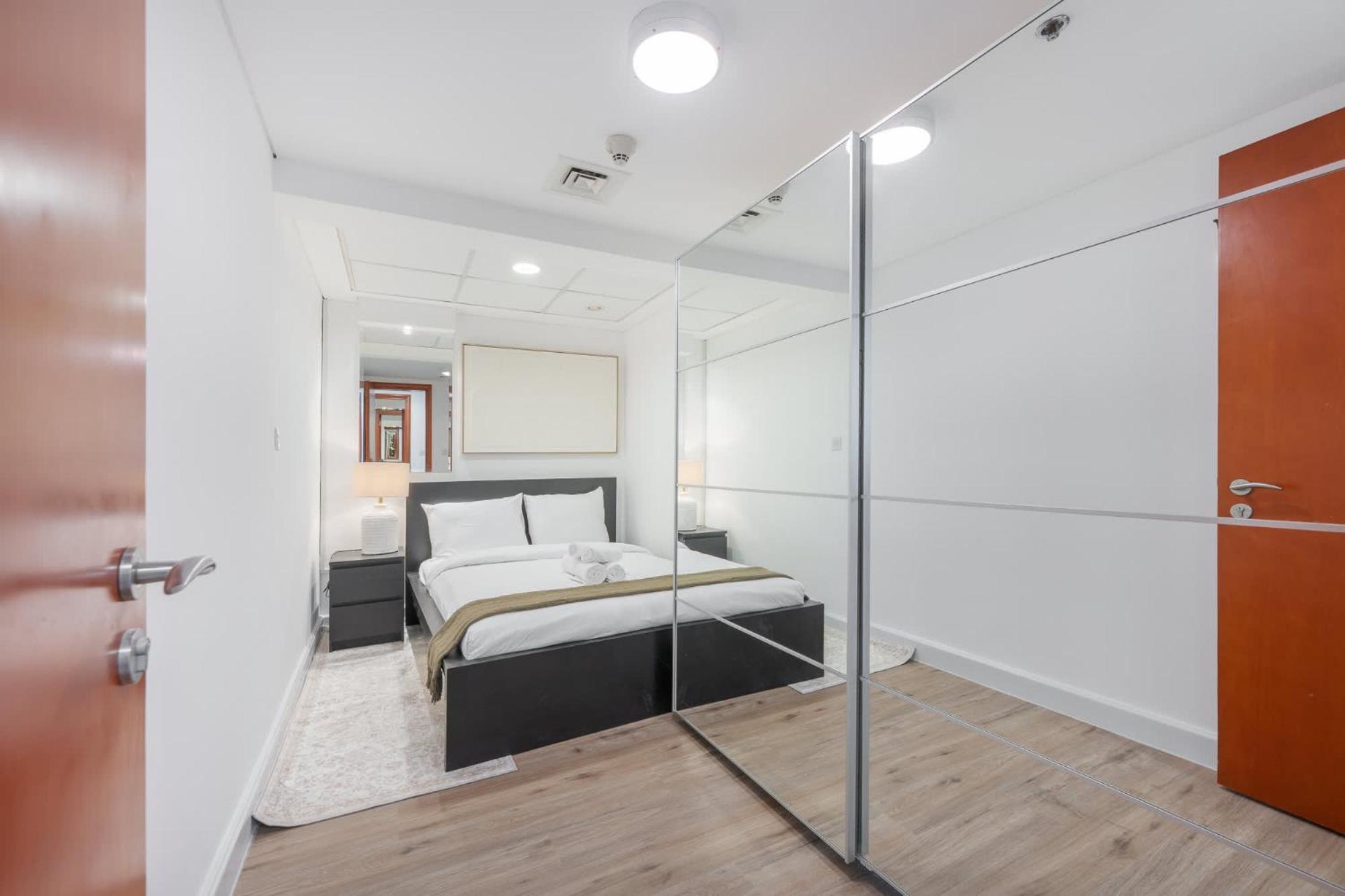 Well-furnished 3 Bedroom In Park Towers Difc * Dubai