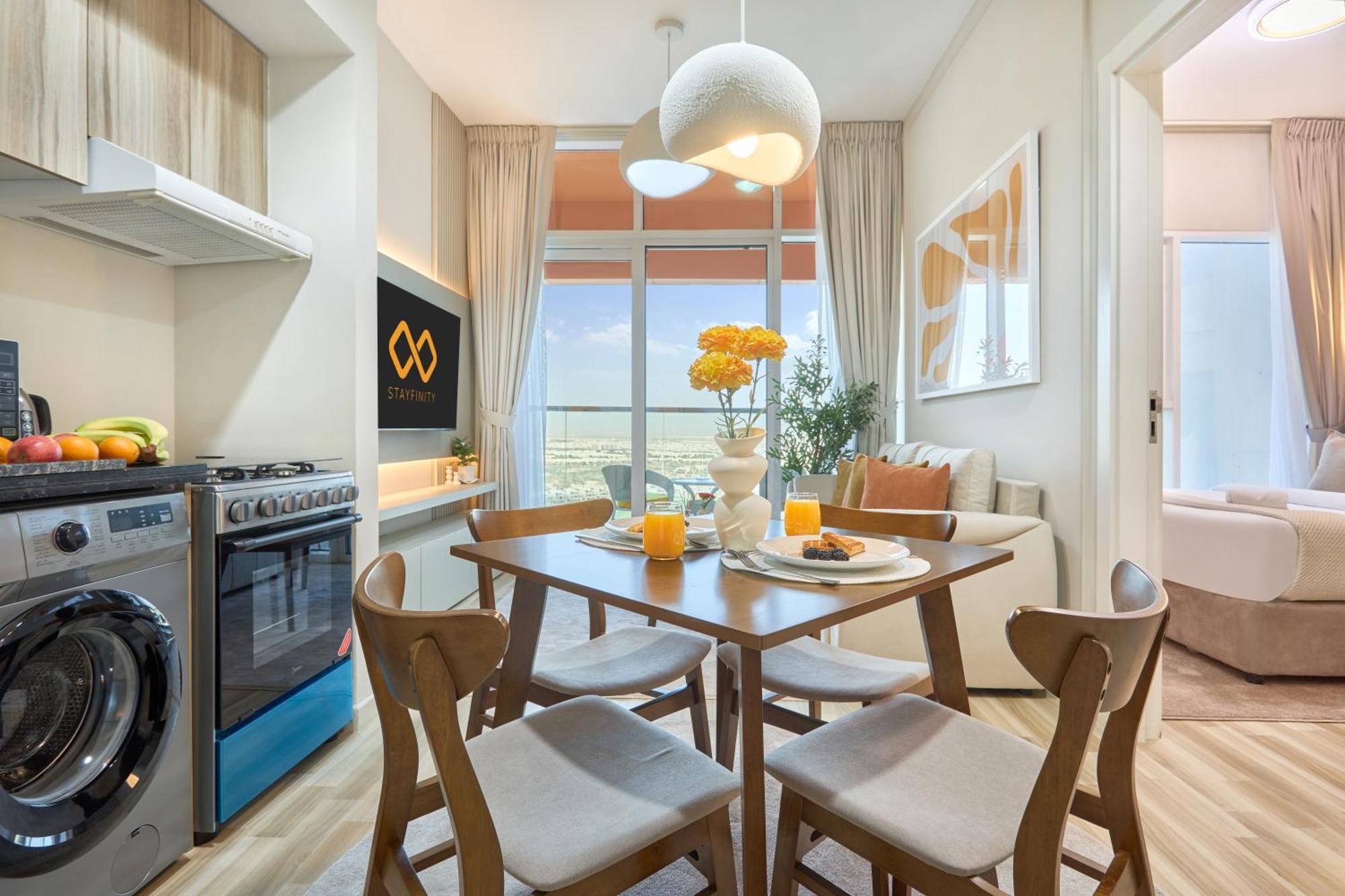 Modern High-floor 1br With Balcony, Pool Access & Golf Course View, Up To 4 Guests, By Stayfinity Apartment Dubai