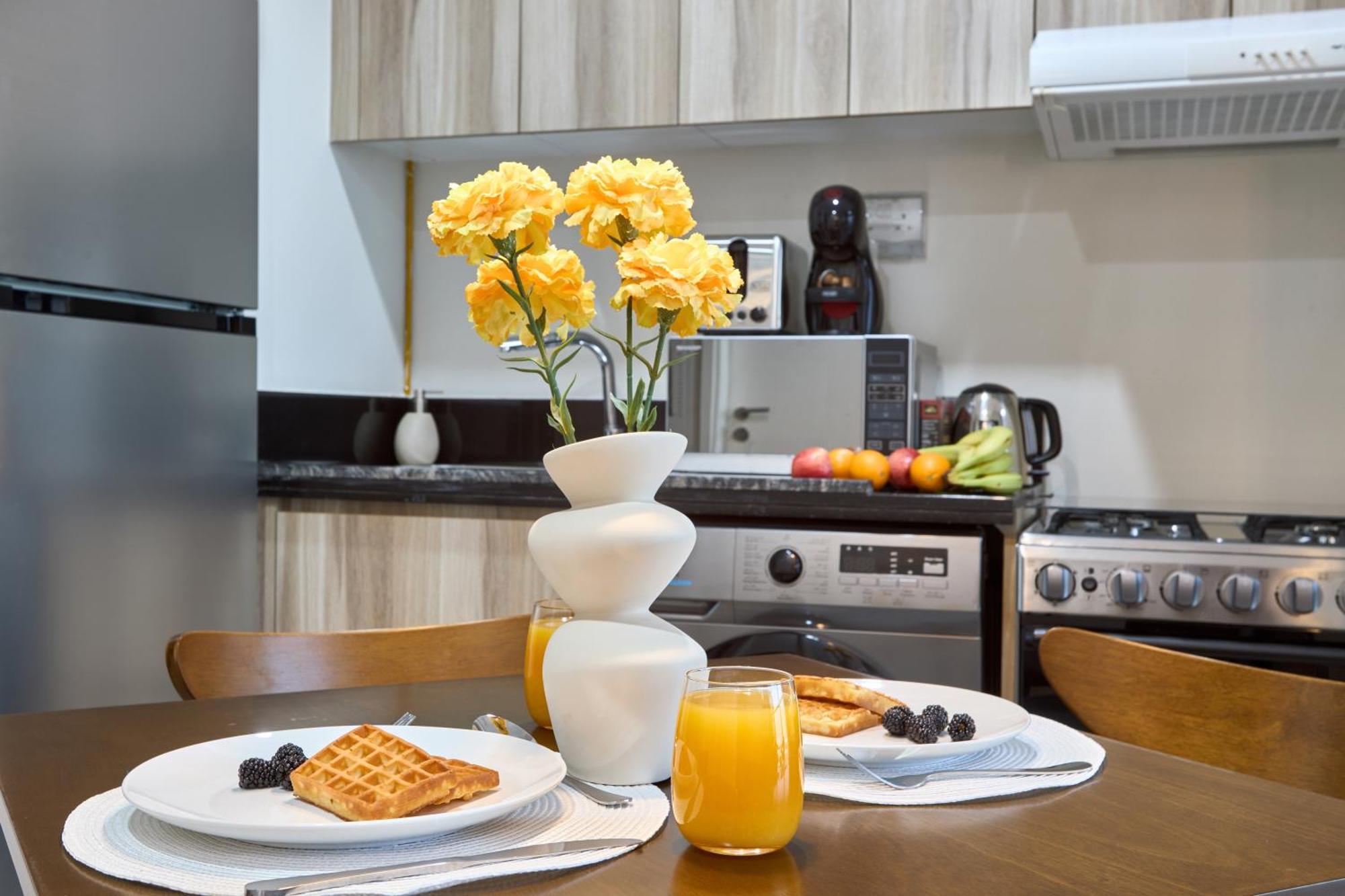 Apartment Modern High-floor 1br With Balcony, Pool Access & Golf Course View, Up To 4 Guests, By Stayfinity Dubai