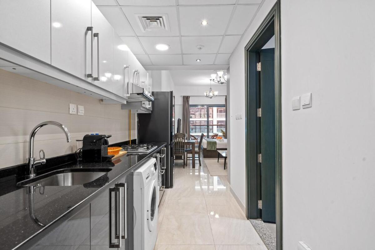 Apartment Business Bay By Stayinhomes - 10 Mins Burj Khalifa - Parking - Pool - Gym *
