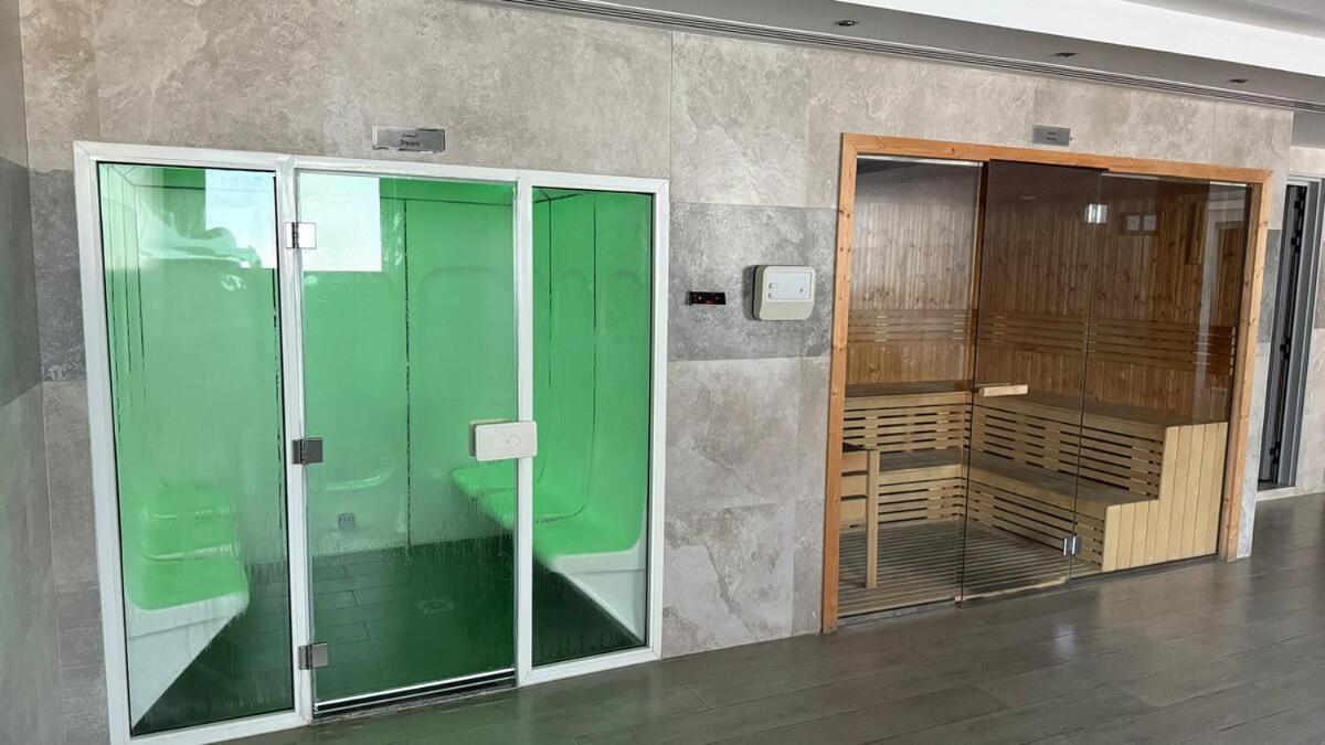 Business Bay By Stayinhomes - 10 Mins Burj Khalifa - Parking - Pool - Gym * Dubai