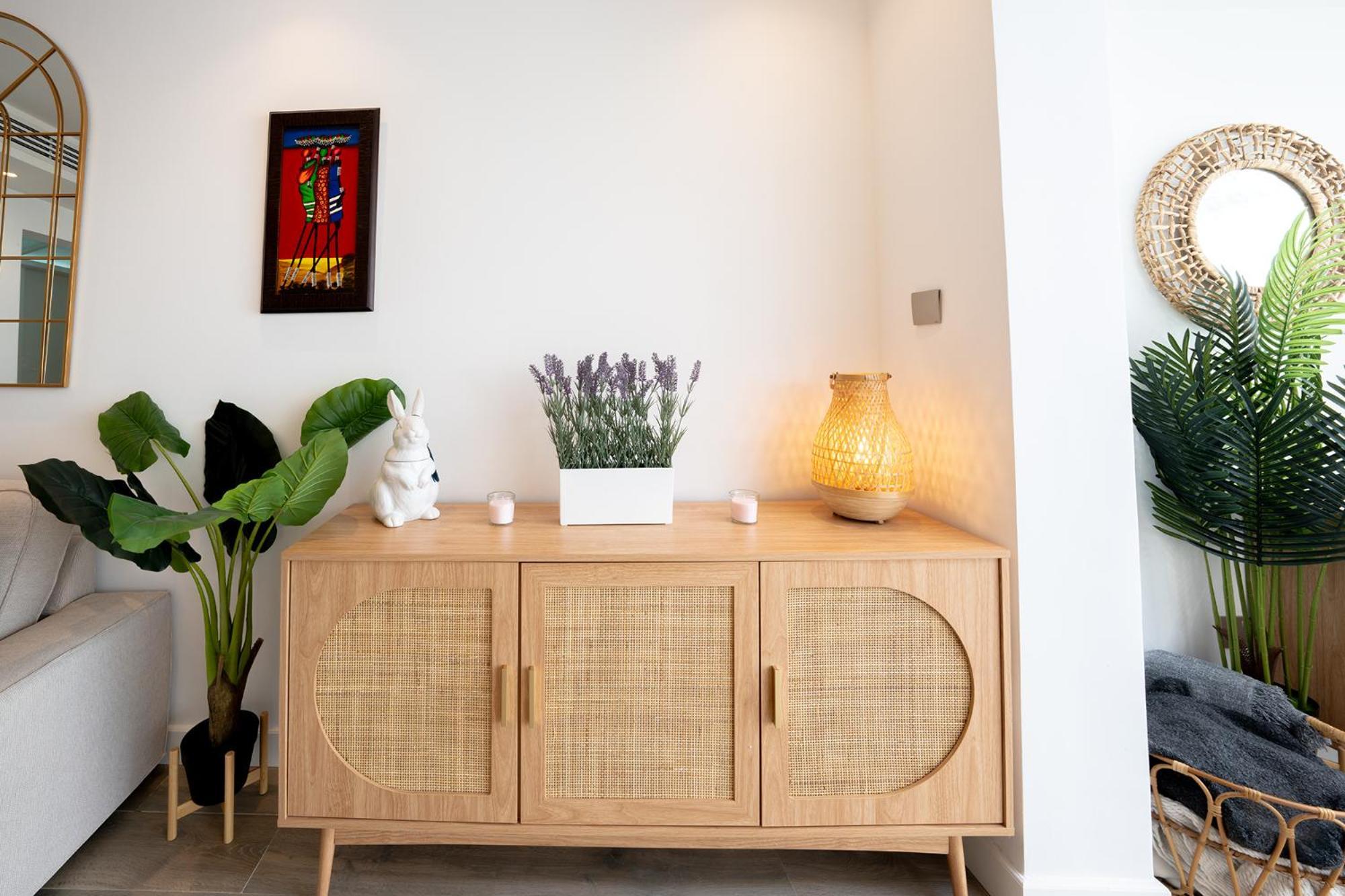 Luxury Escapes - Luxury Short-term 2bhk Maids