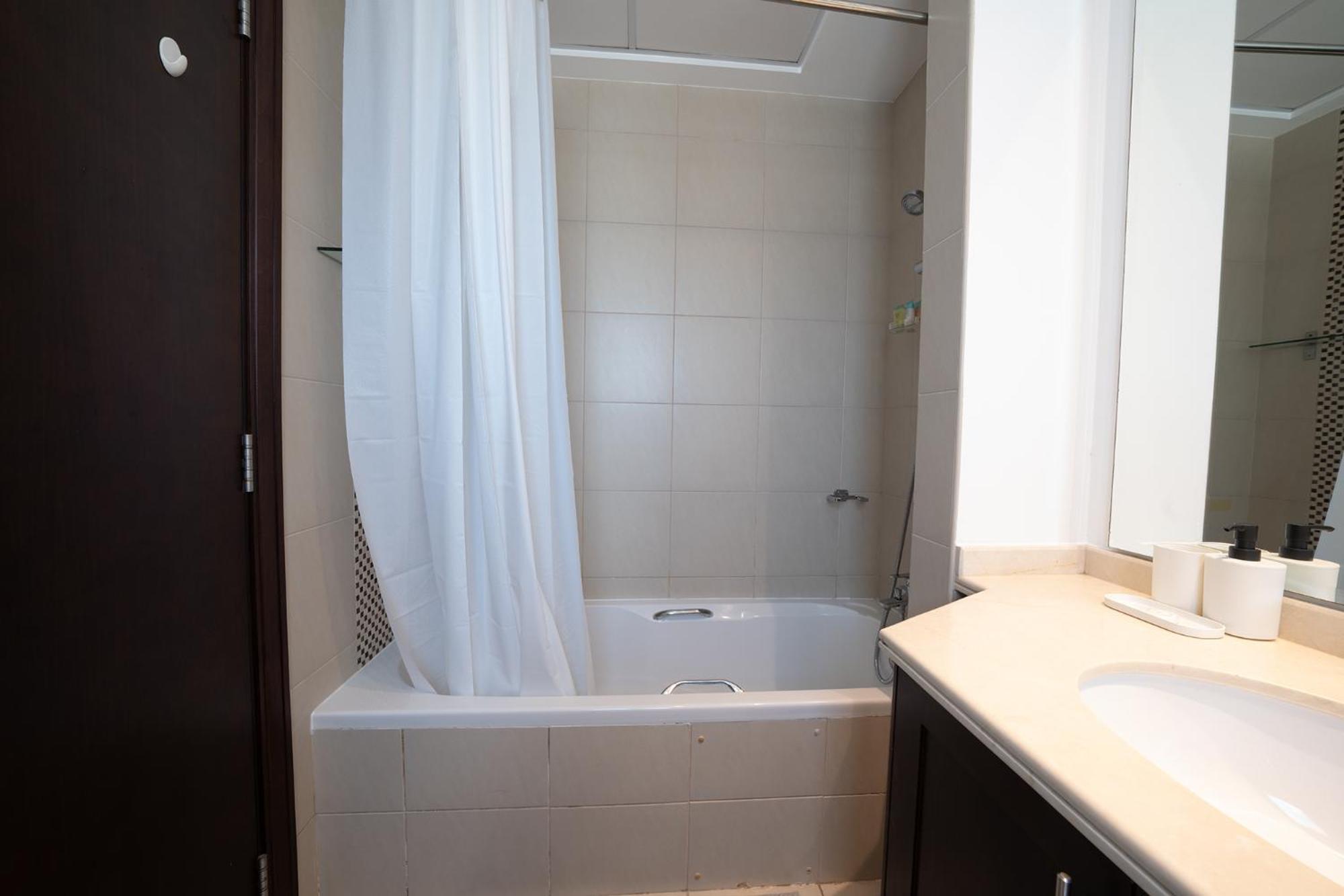 Luxury Escapes - Luxury Short-term 2bhk Maids Villa *
